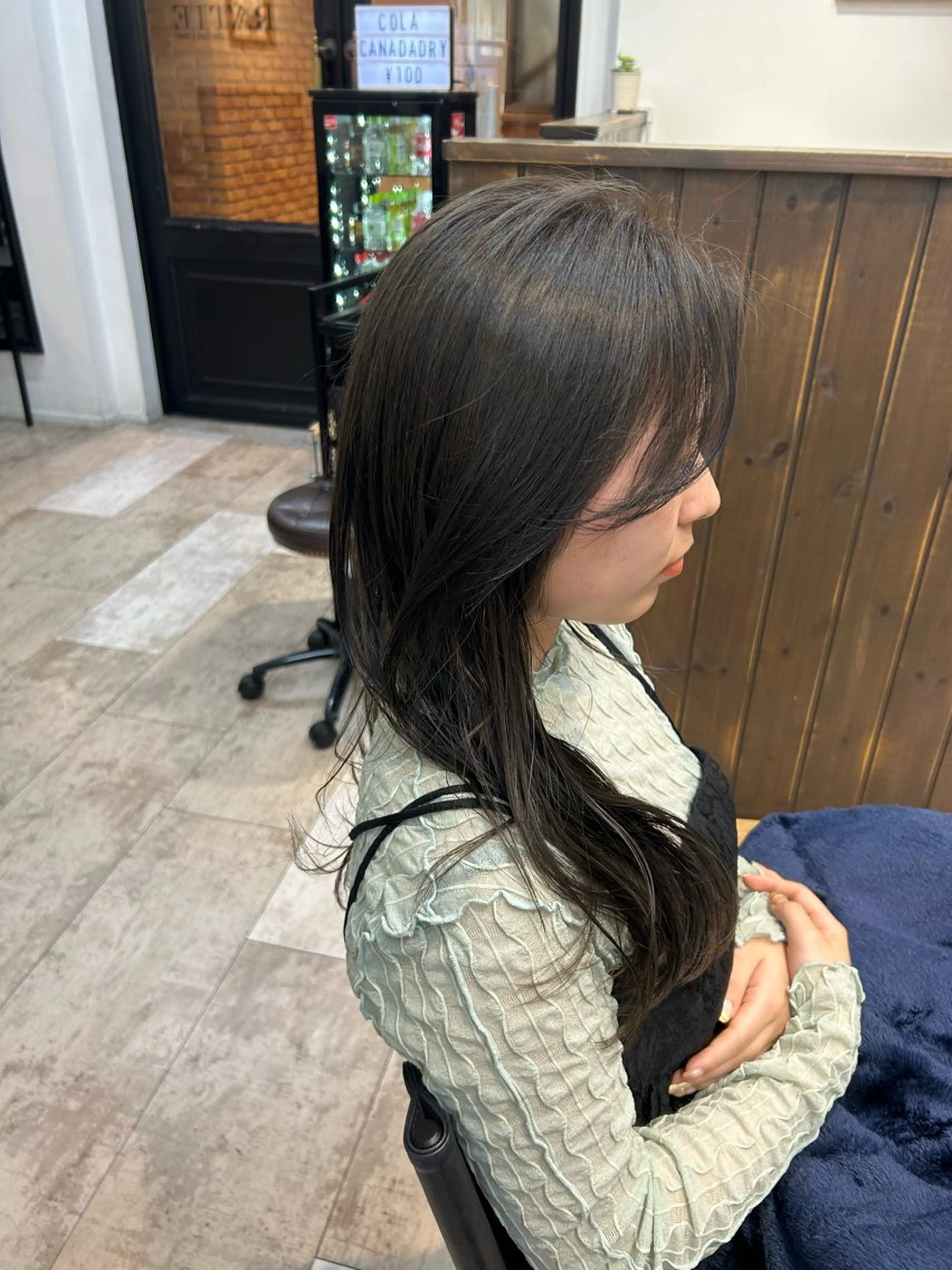 ロング カラー 林 美佑のヘアスタイル