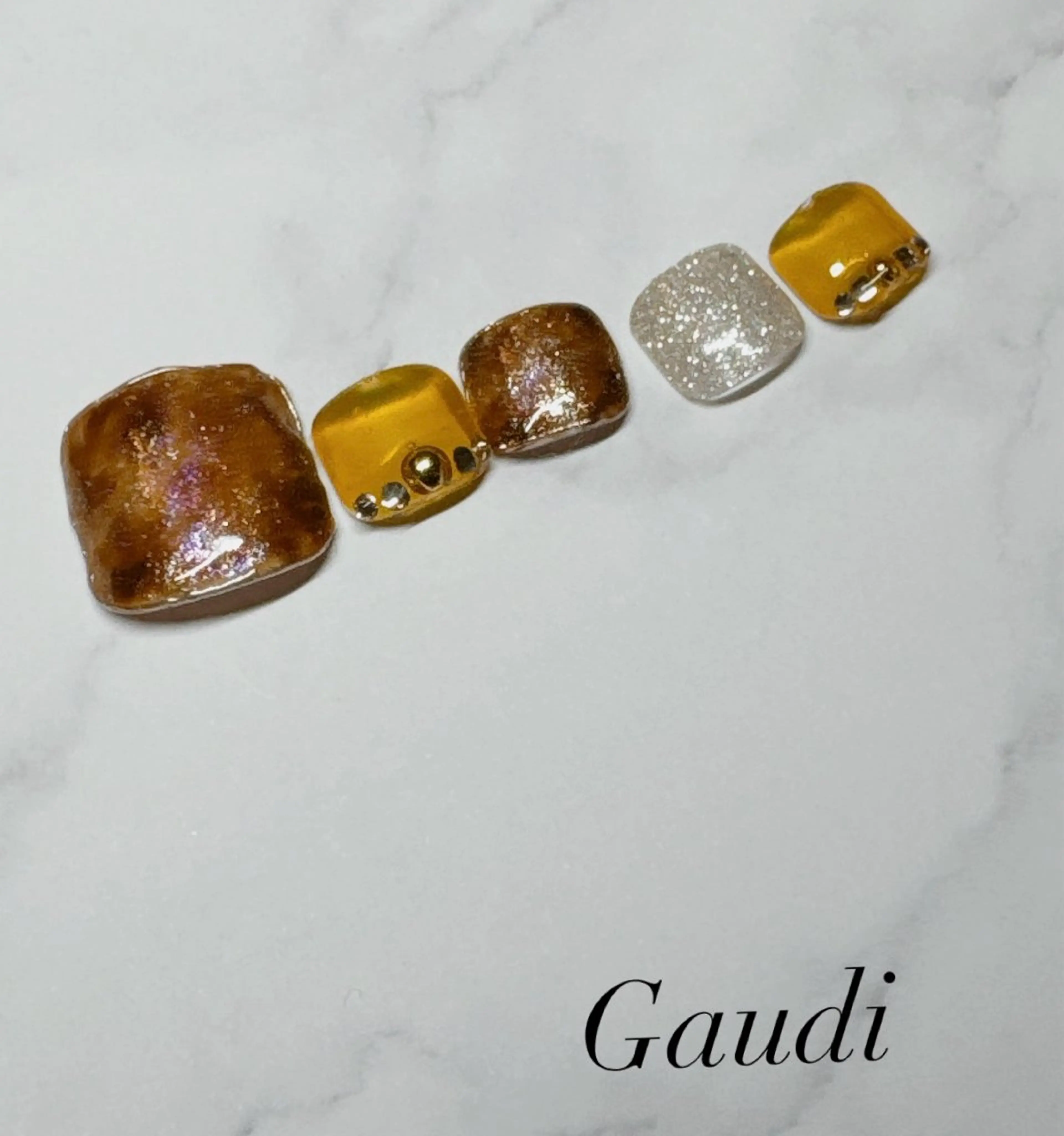 ネイル オーロラネイル べっ甲ネイル ブラウン フットネイル キラキラネイル Gaudi.Nail Rinaのその他イメージ