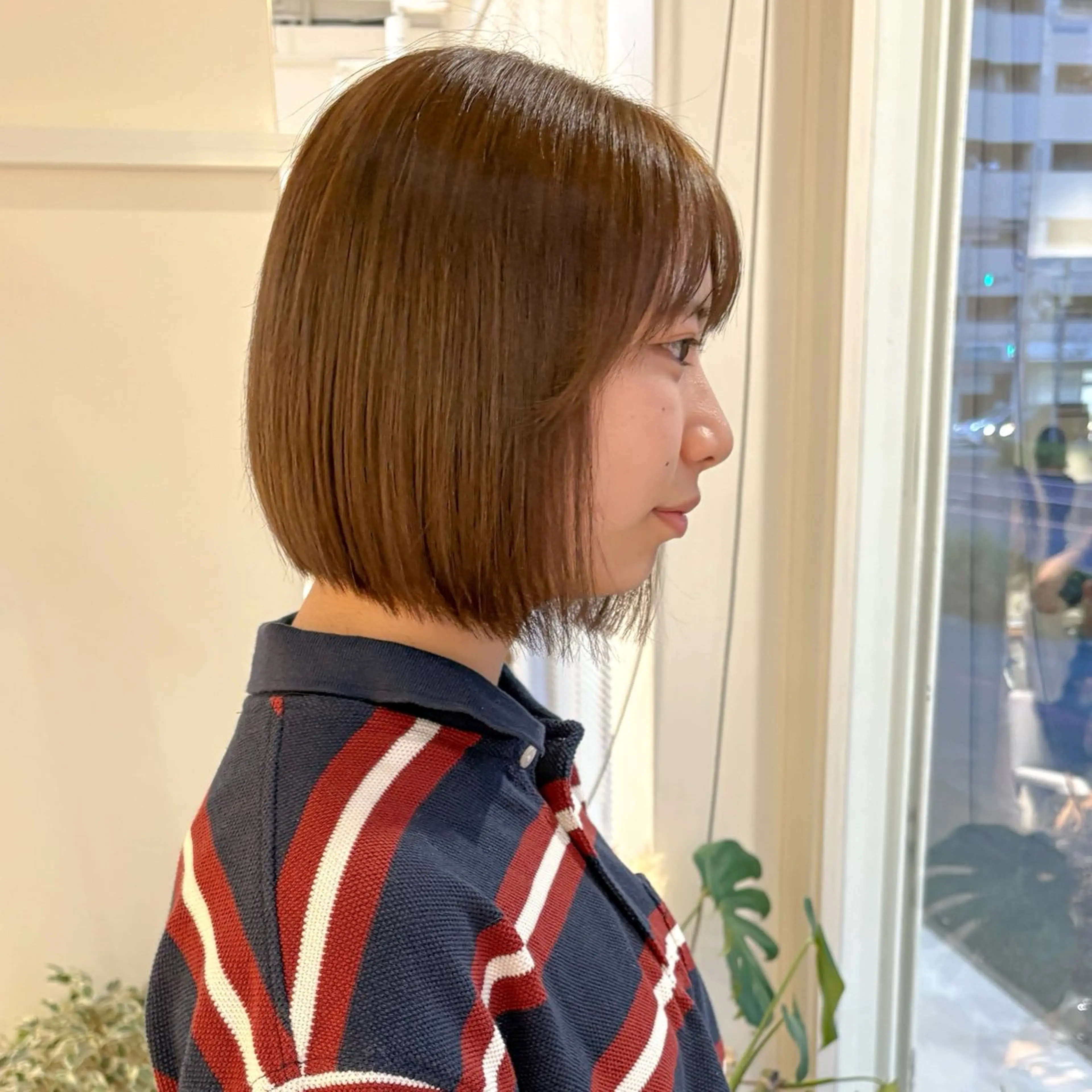 ショート カラー ベージュカラー ブラウンカラー 透明感カラー オリーブベージュ ボブ 安西 香利奈のヘアスタイル