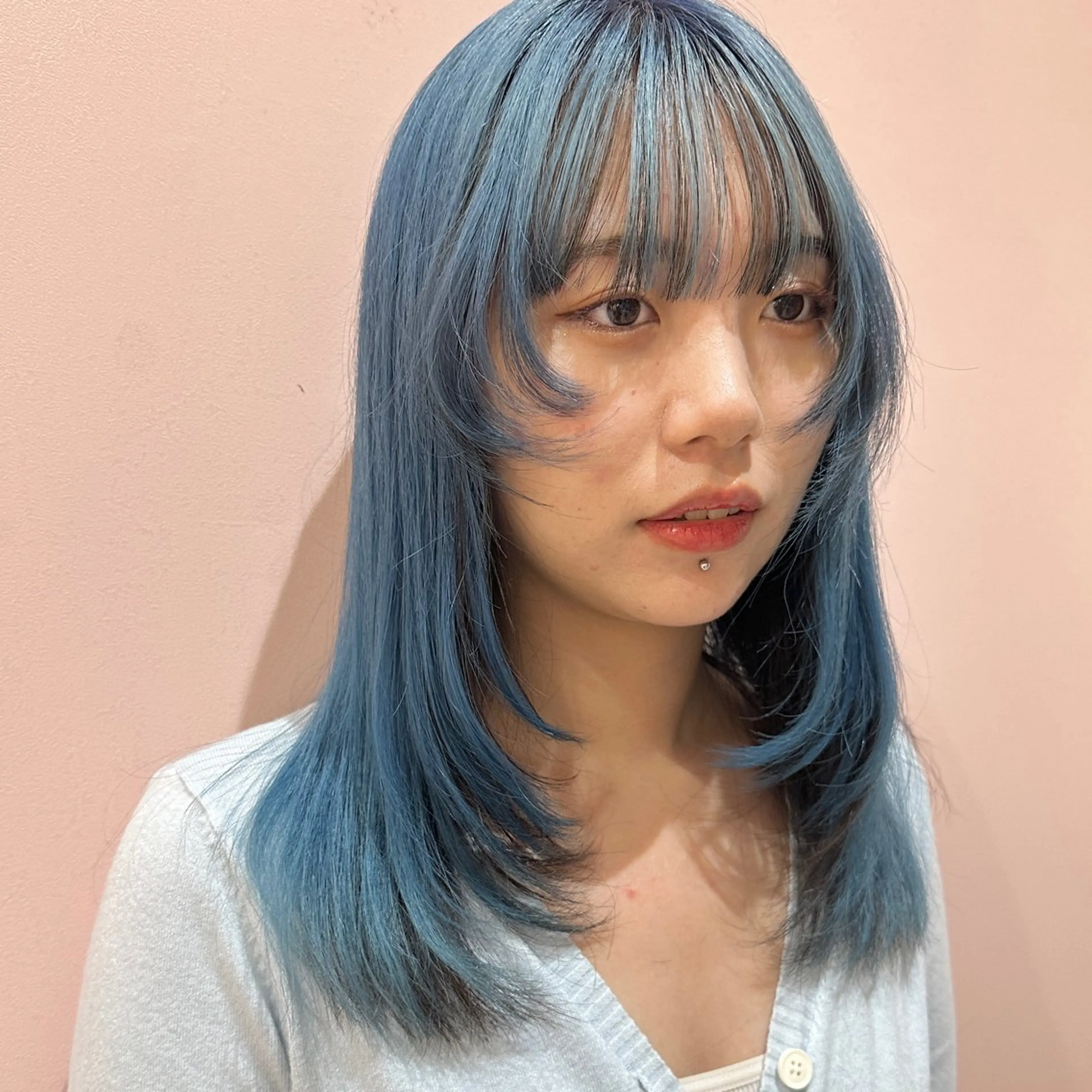 セミロング カラー ブリーチ カット ヘアカラー トリートメント レイヤーカット/ ハイトーンchimiのヘアスタイル