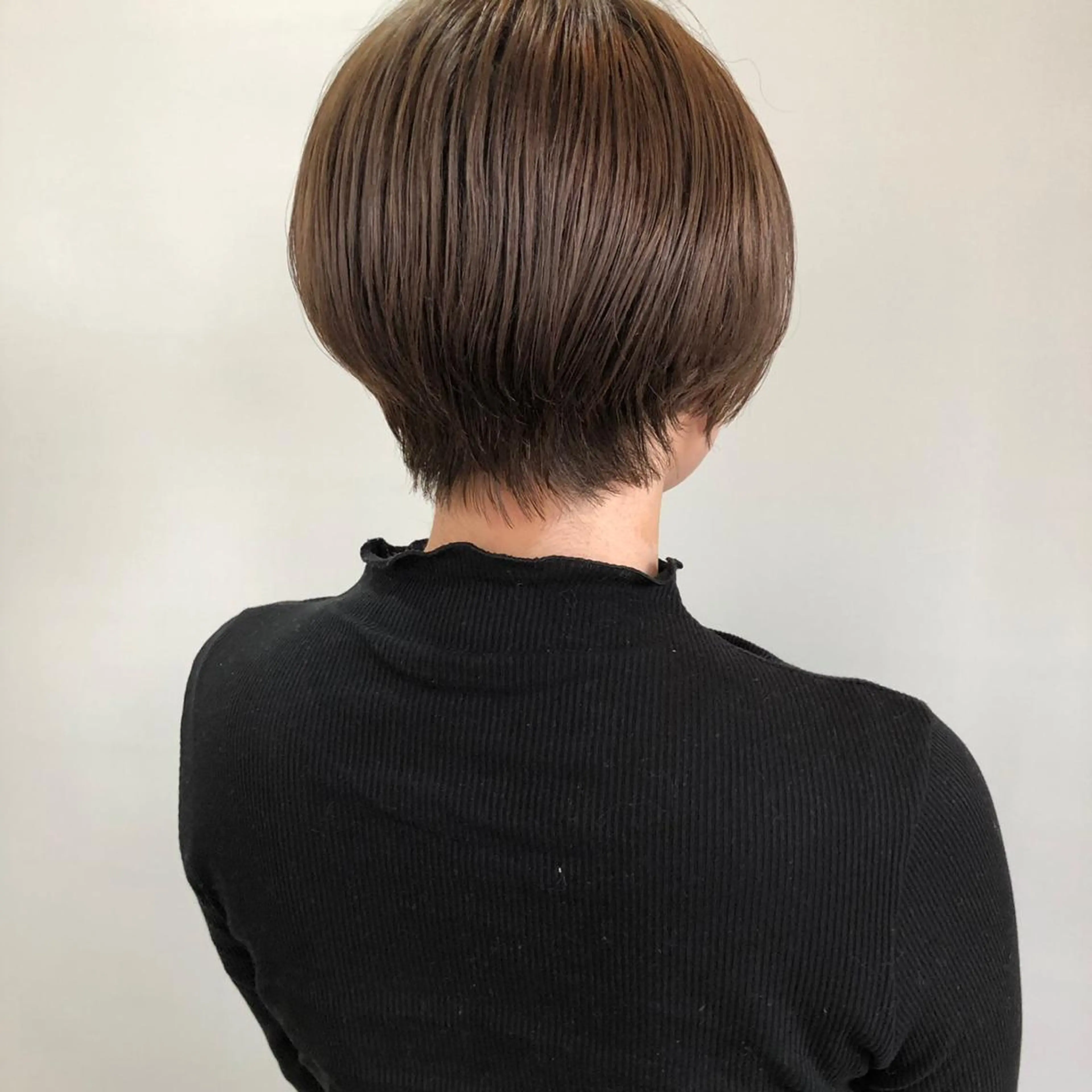 ショート illfrere　イルフレール所属・柳原 実央のヘアスタイル