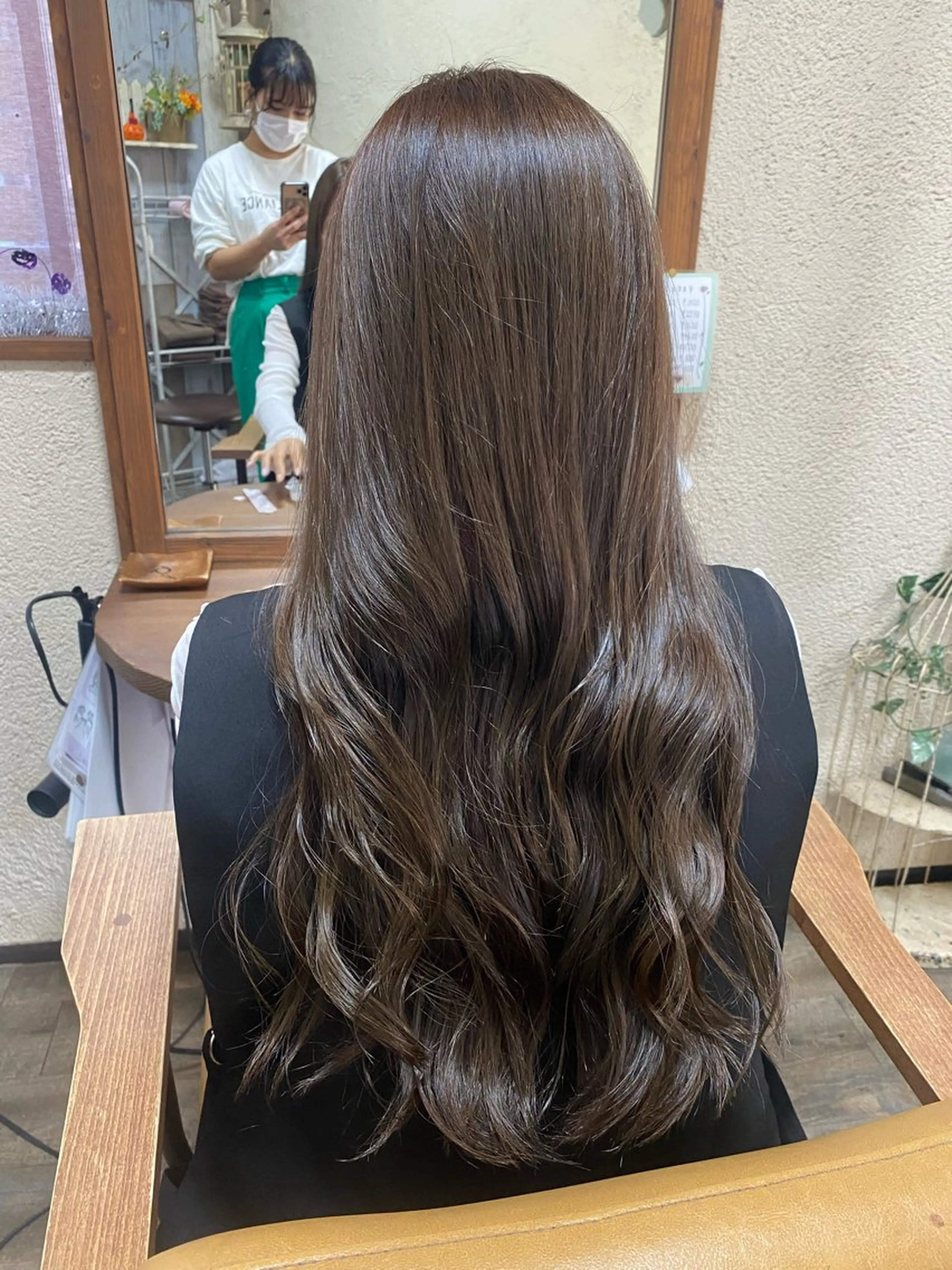 カラー Bish Yanaのヘアスタイル