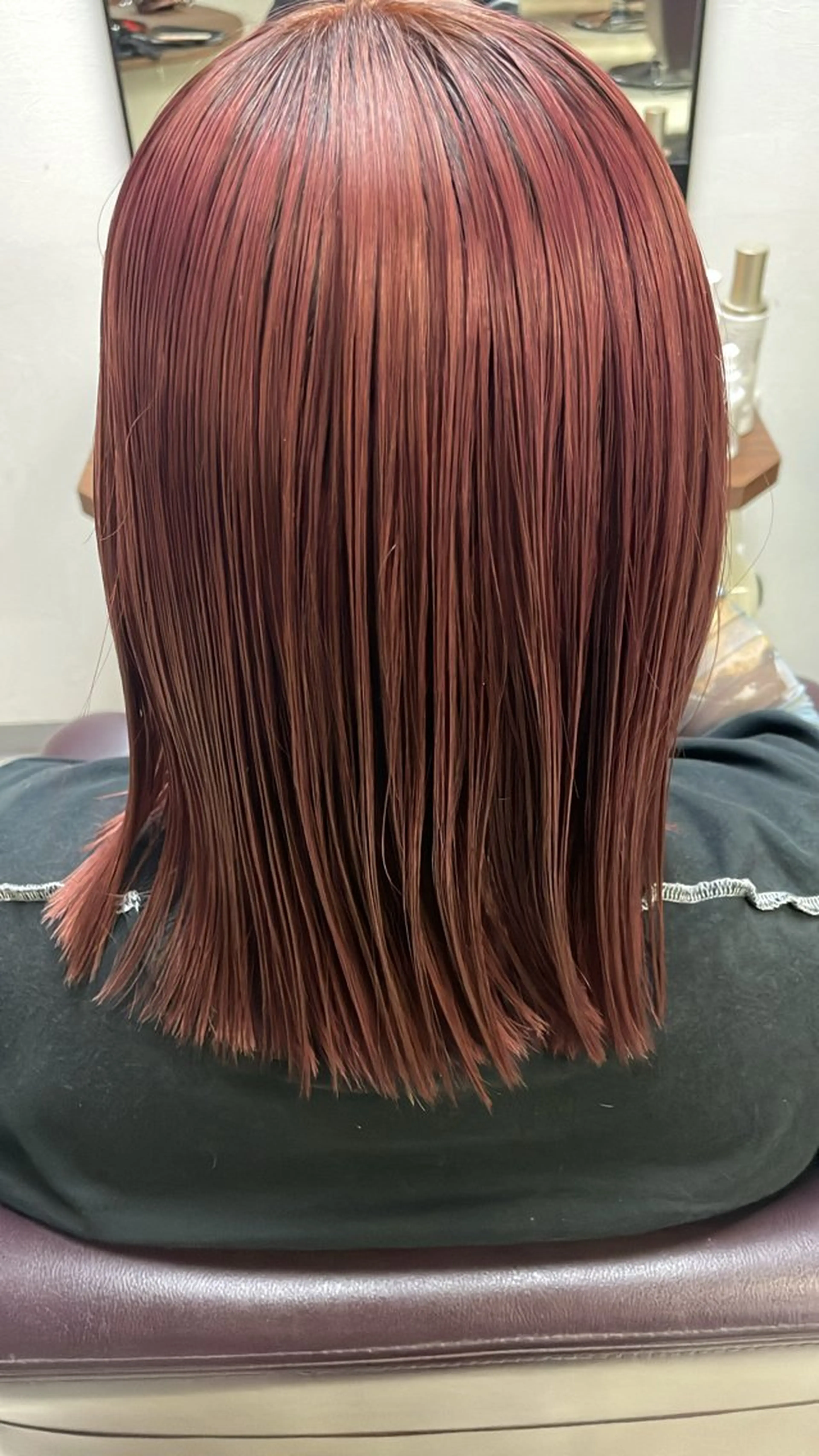 ミディアム カラー 石川 明歌音のヘアスタイル