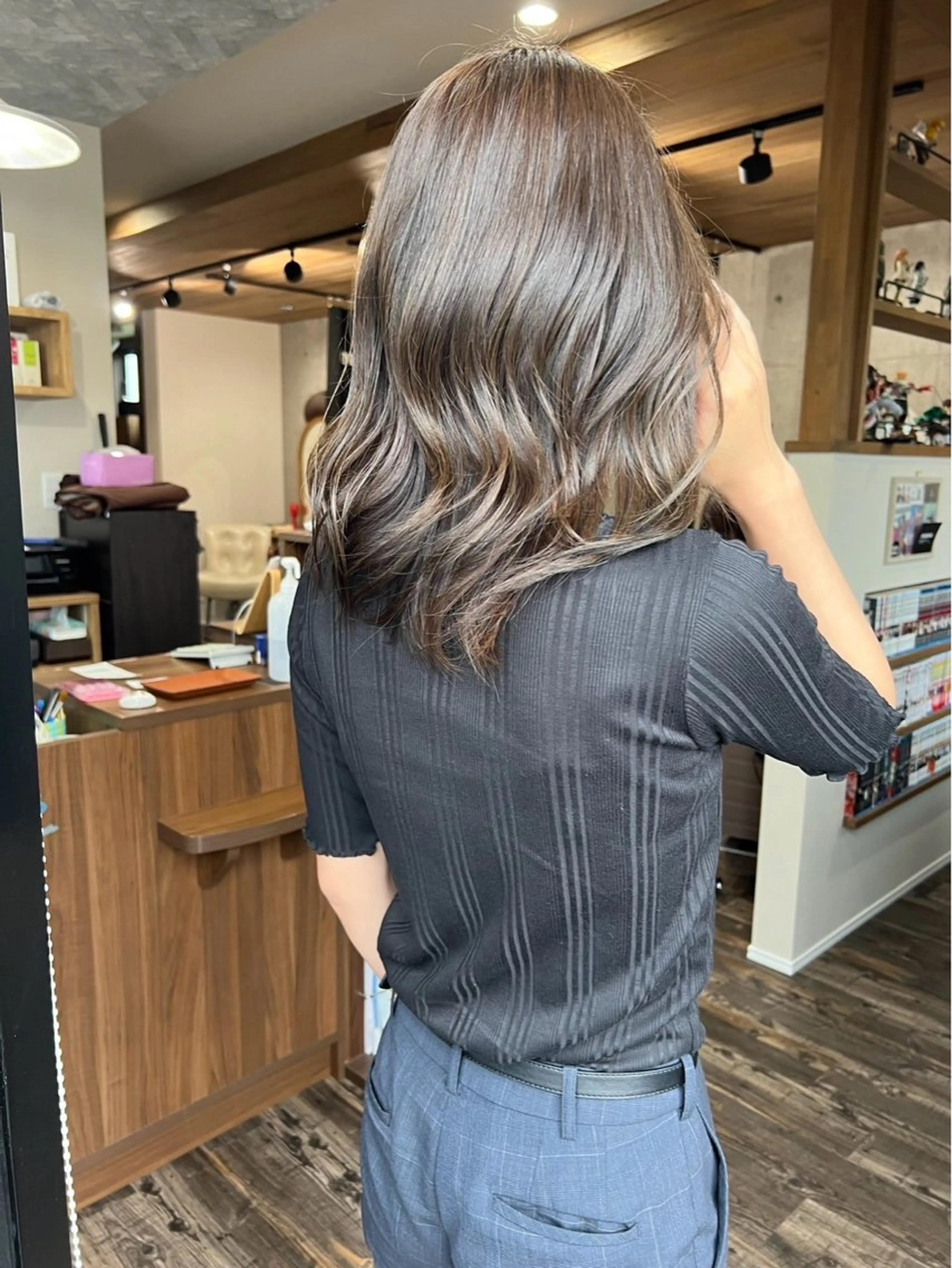 カラー アッシュ 今野 詩音のヘアスタイル