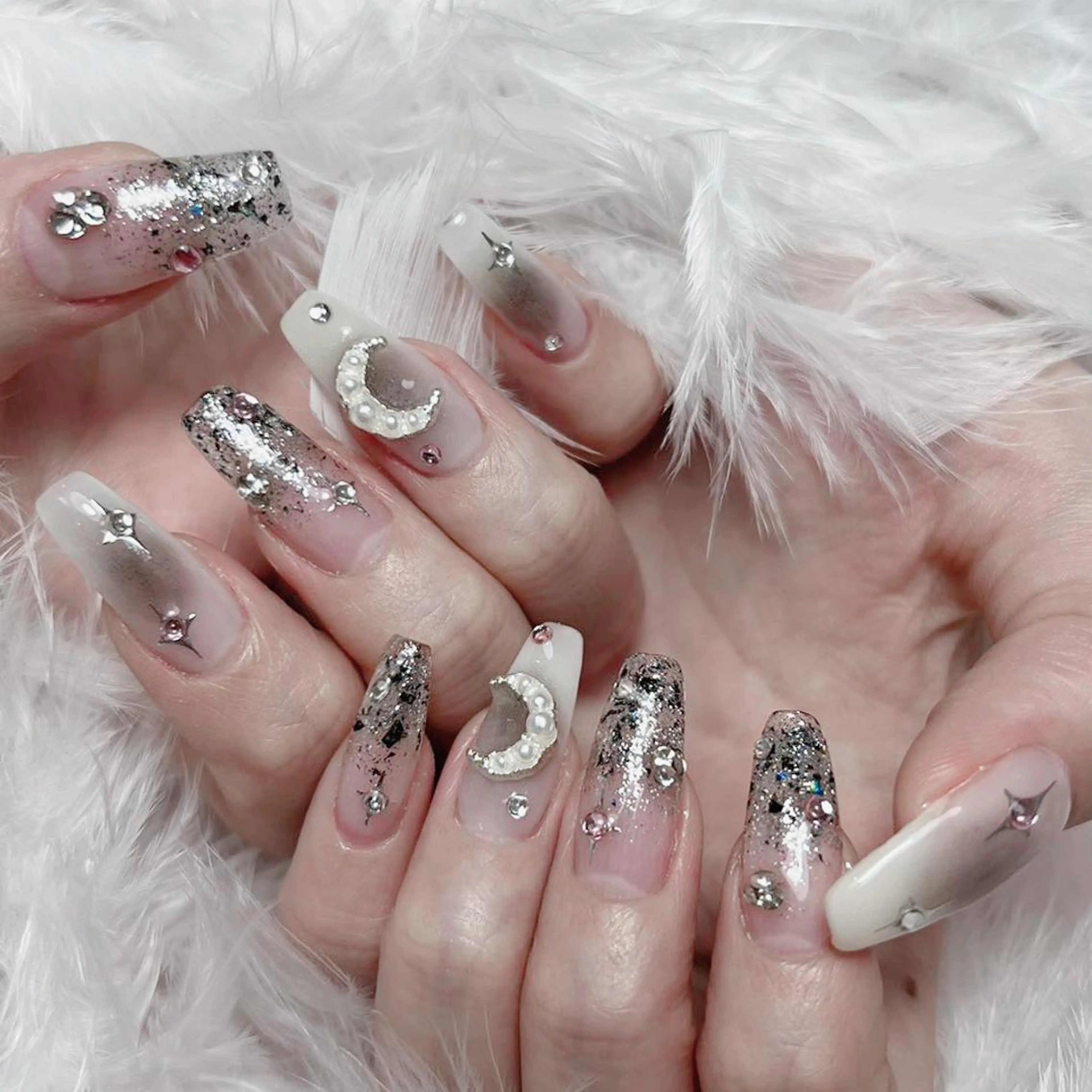 ネイル 持ち込み Mio ⛱のネイルデザイン