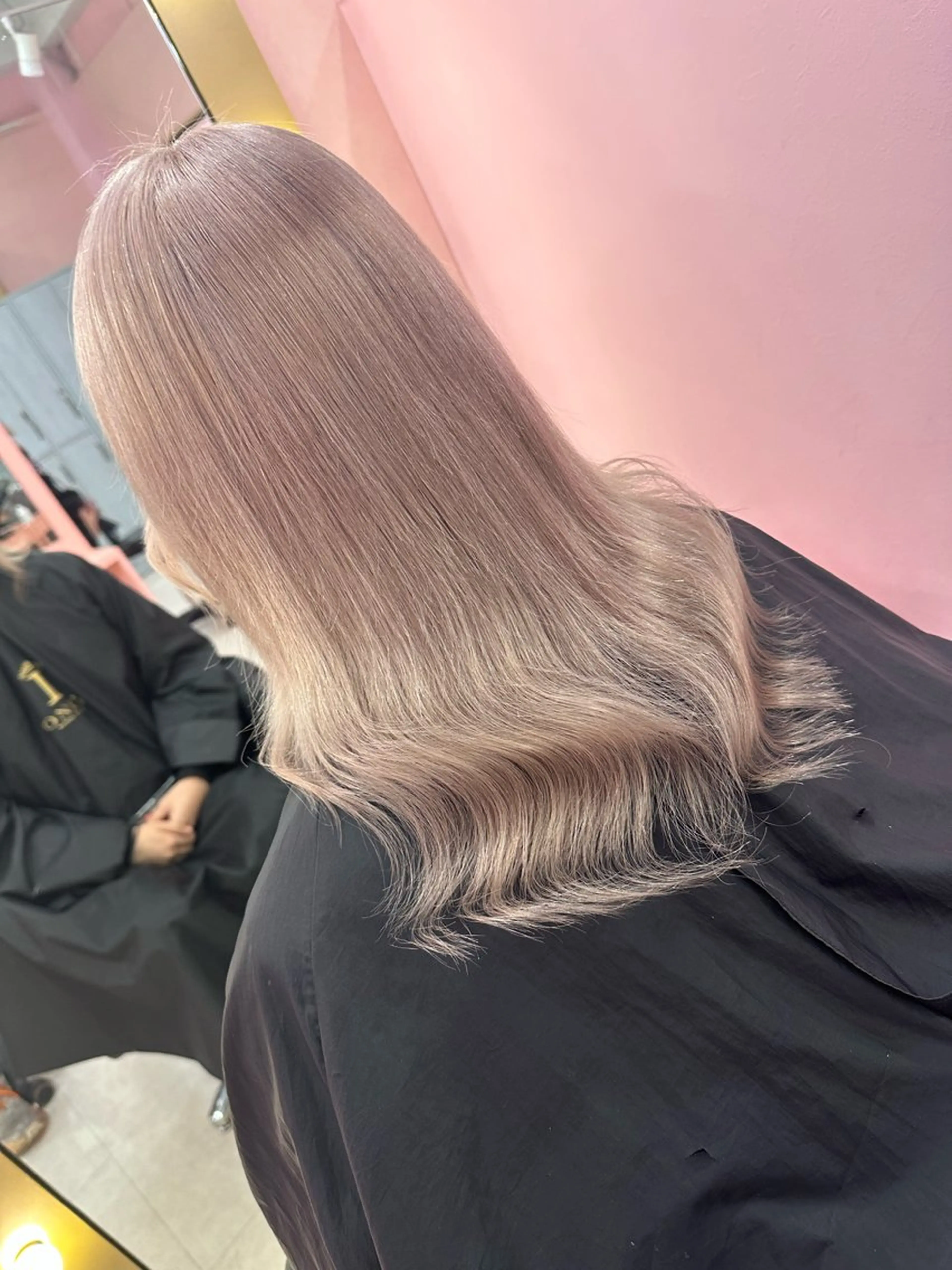 セミロング カラー ヘアカラー トリートメント ブリーチ人気No.1 MANATO🎨🌈のヘアスタイル