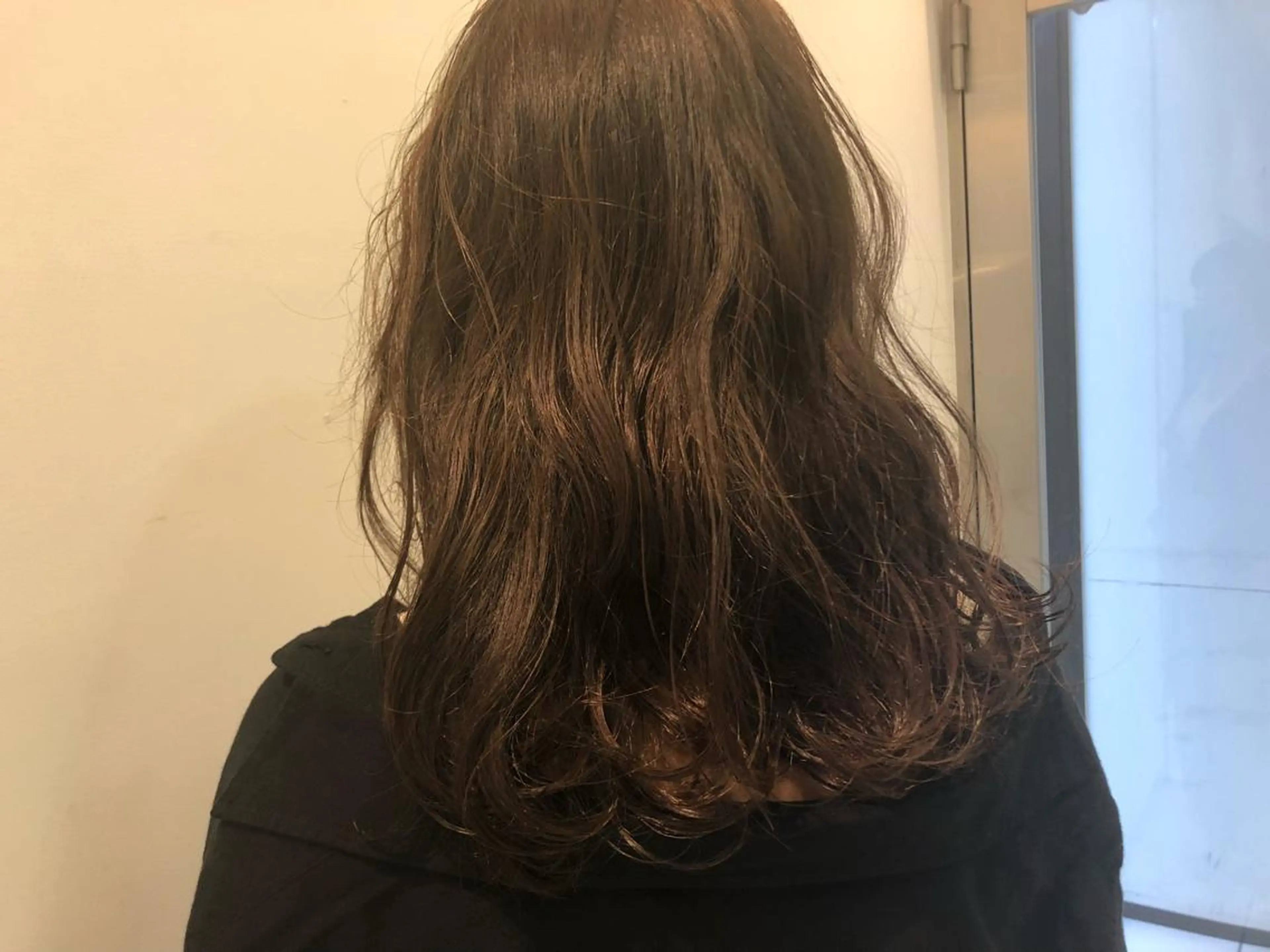 ロング シアーベージュ GLROW haruhiのヘアスタイル