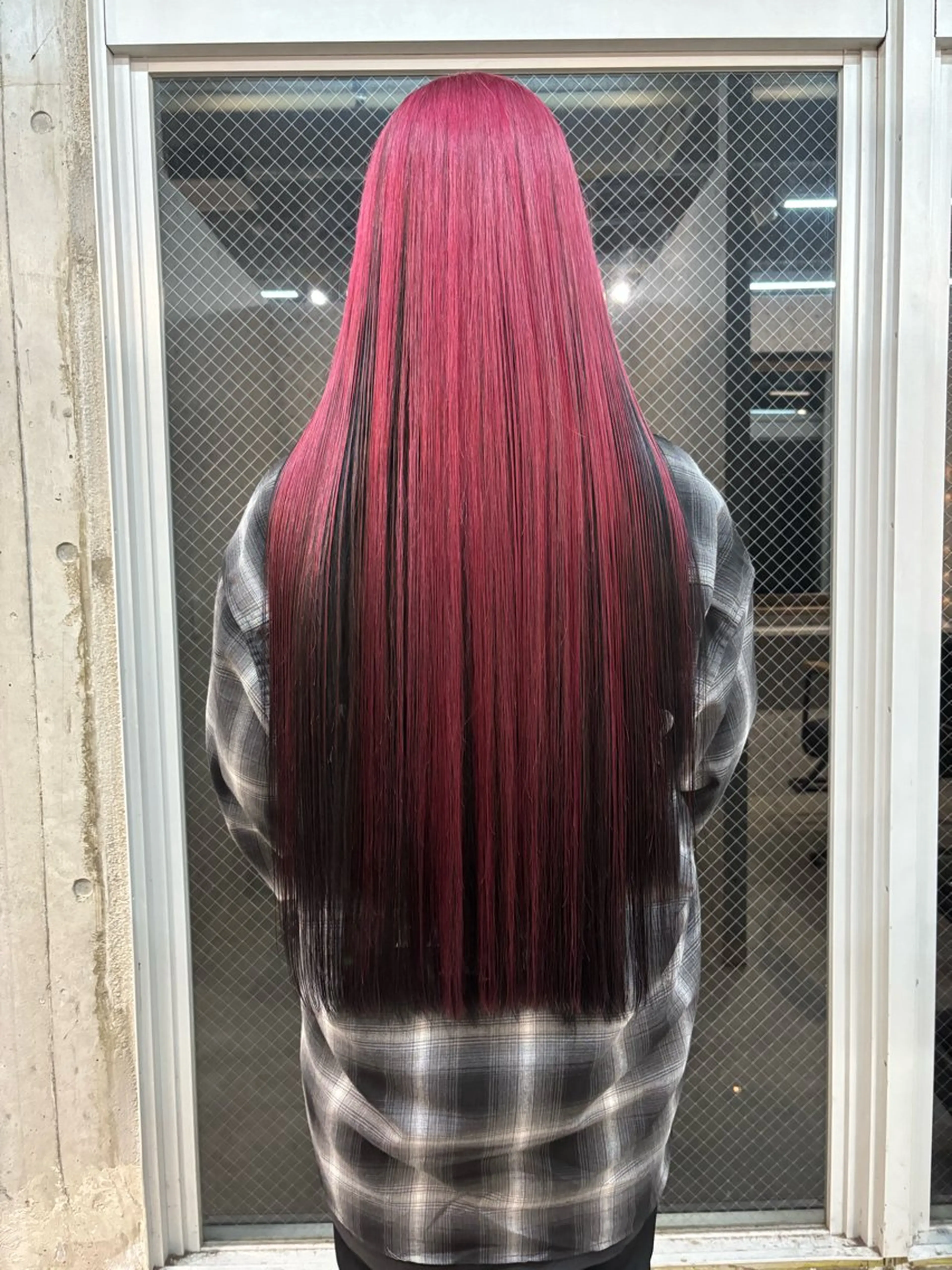 ロング カラー ピンクカラー レッドカラー ヘアカラー lani hair salon所属・SHOTO ハイトー ン/デザインカラーのヘアスタイル