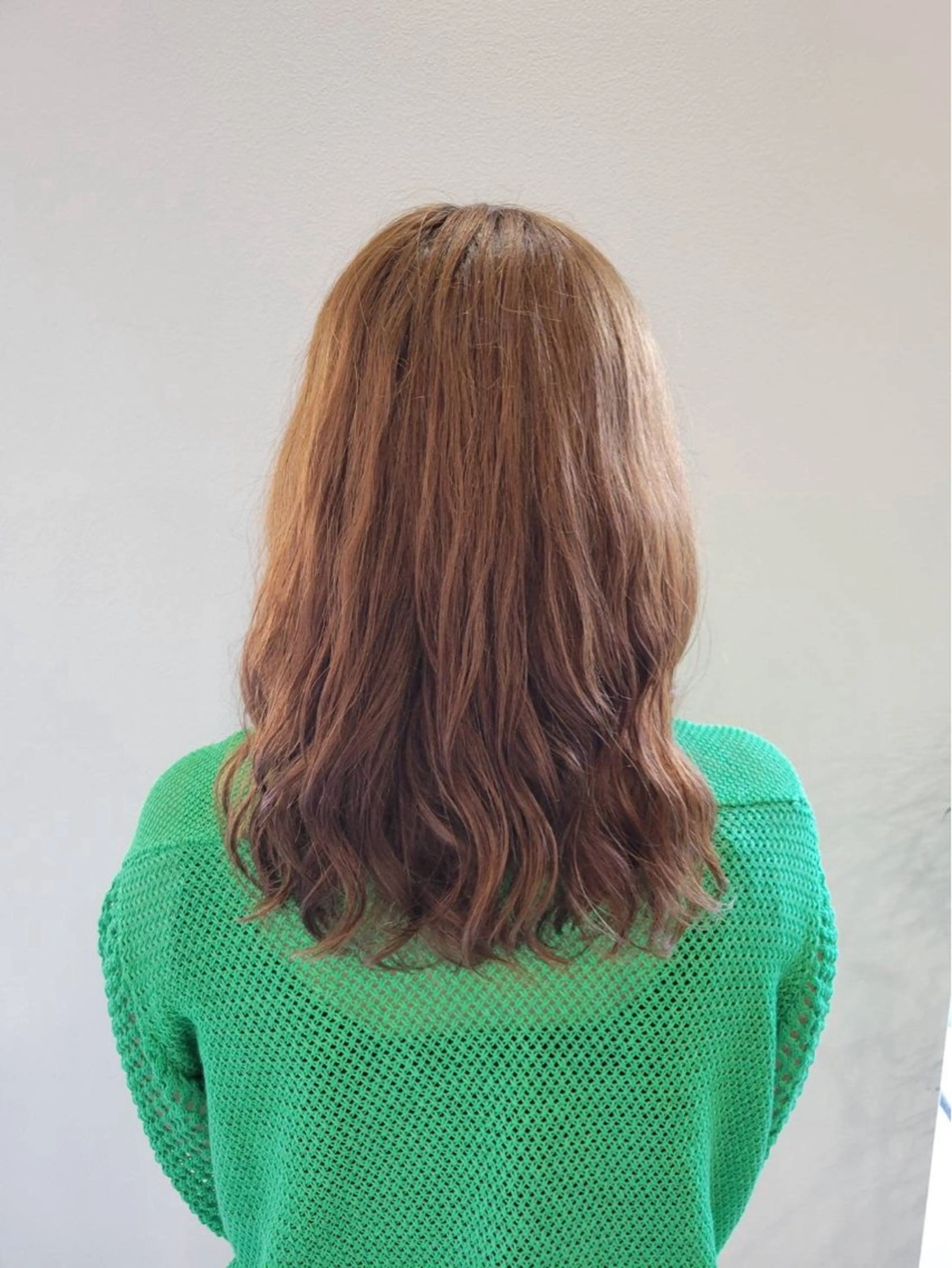 セミロング 暖色カラー｜艶髪｜ 🥨AIKA🥨のヘアスタイル