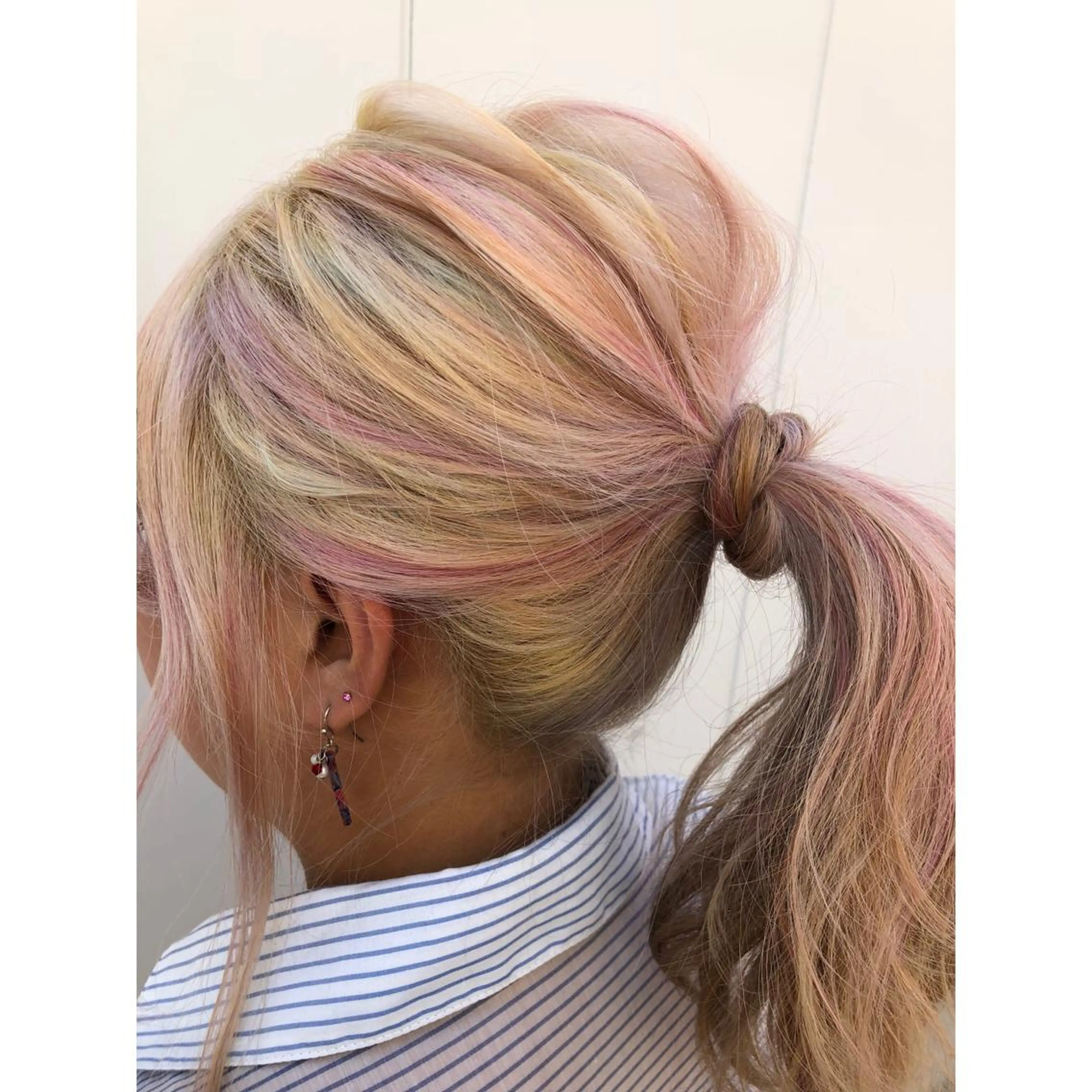 セミロング カラー ユニコーンカラー パーソナルカラー診断 できます　木曽　主博のヘアスタイル