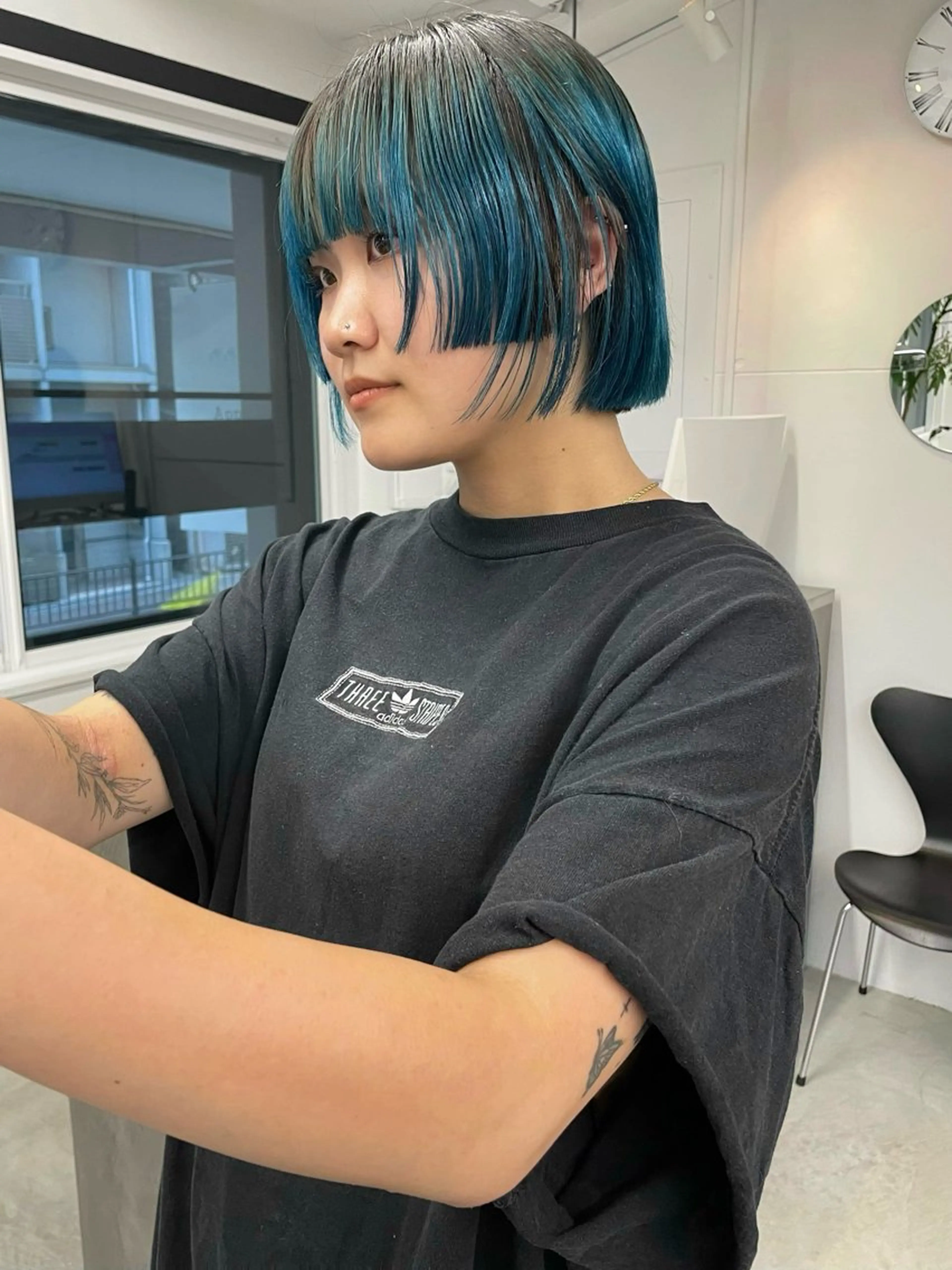 ショート ボブ カット ヘアカラー トリートメント オカモト ミユウのヘアスタイル