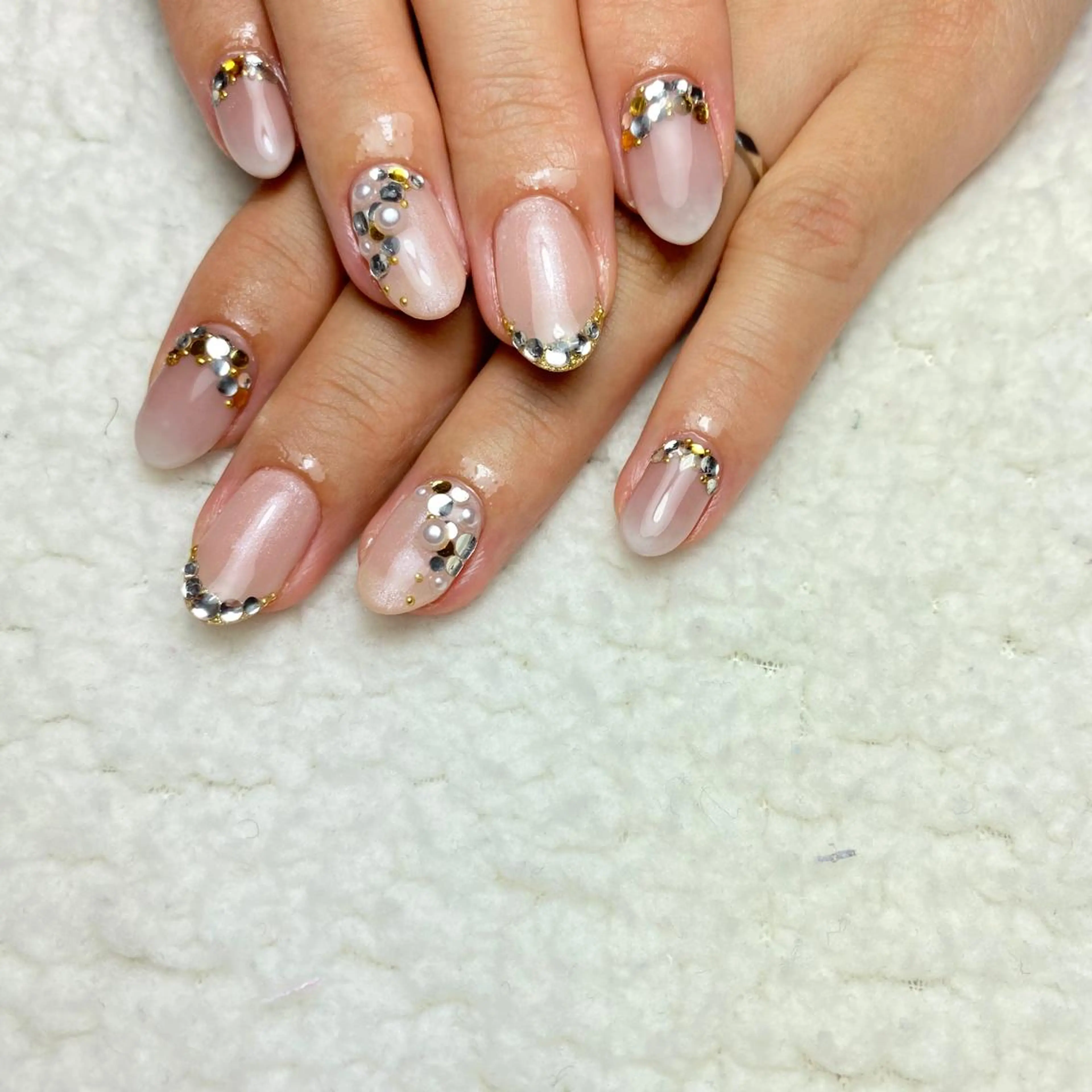 ネイル キラキラネイル ブライダルネイル ハンドネイル COCO+所属・COCO +のエステ・リラクイメージ