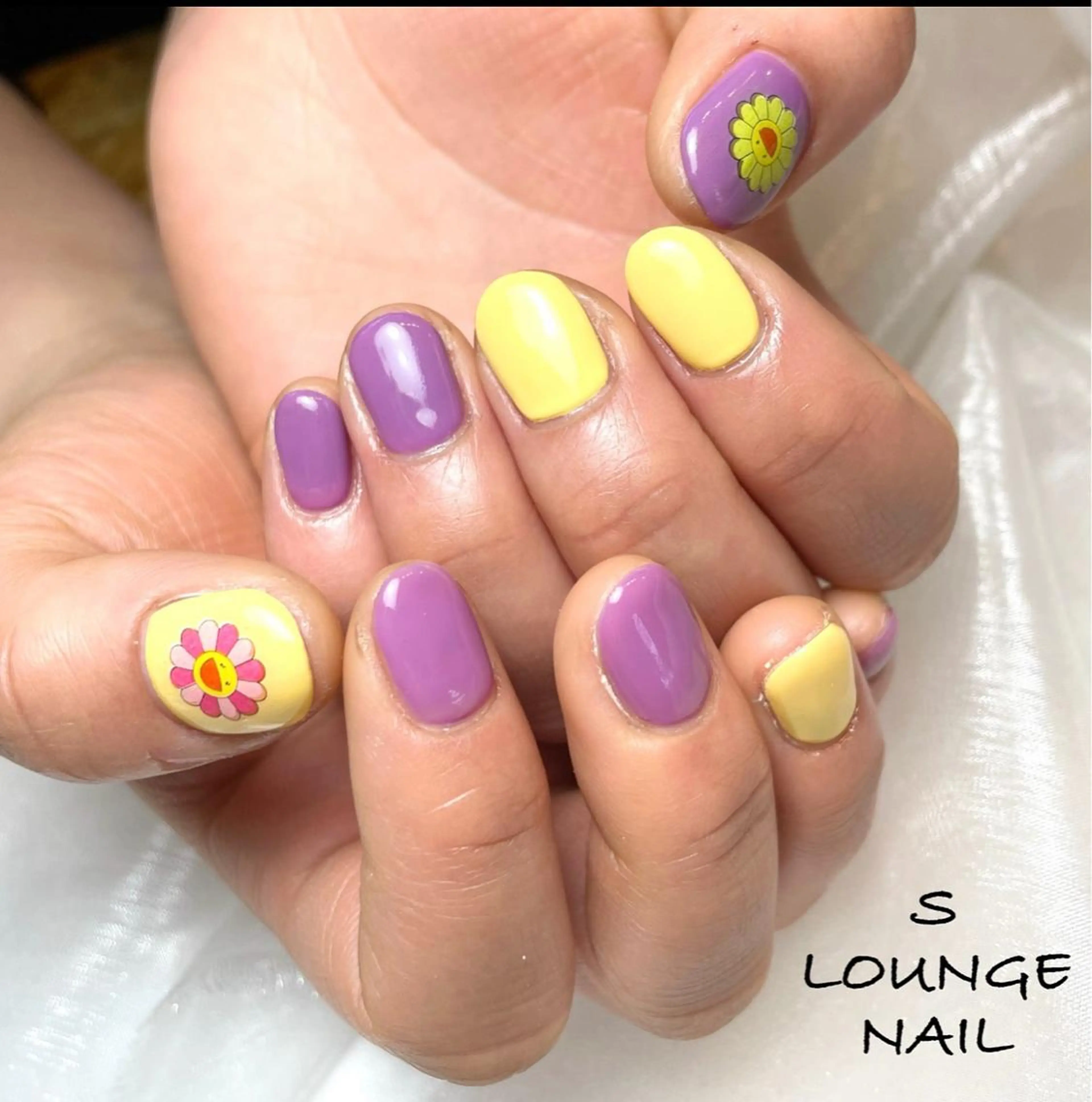 ネイル ハンドネイル フットネイル S LOUNGE NAIL所属・パーツたくさん🍓 SUMIのネイルデザイン