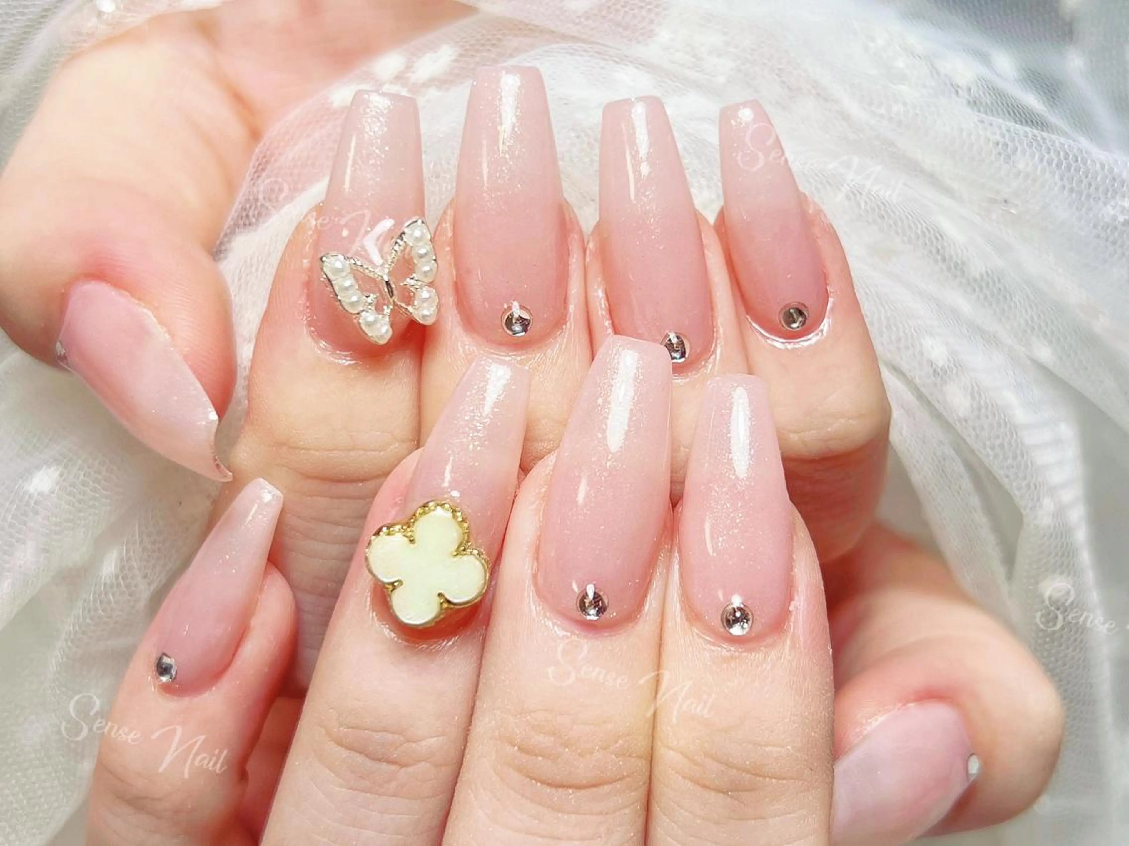 ネイル ハンドネイル ハンドケア ナユキNA.YUKI 新宿店のネイルデザイン