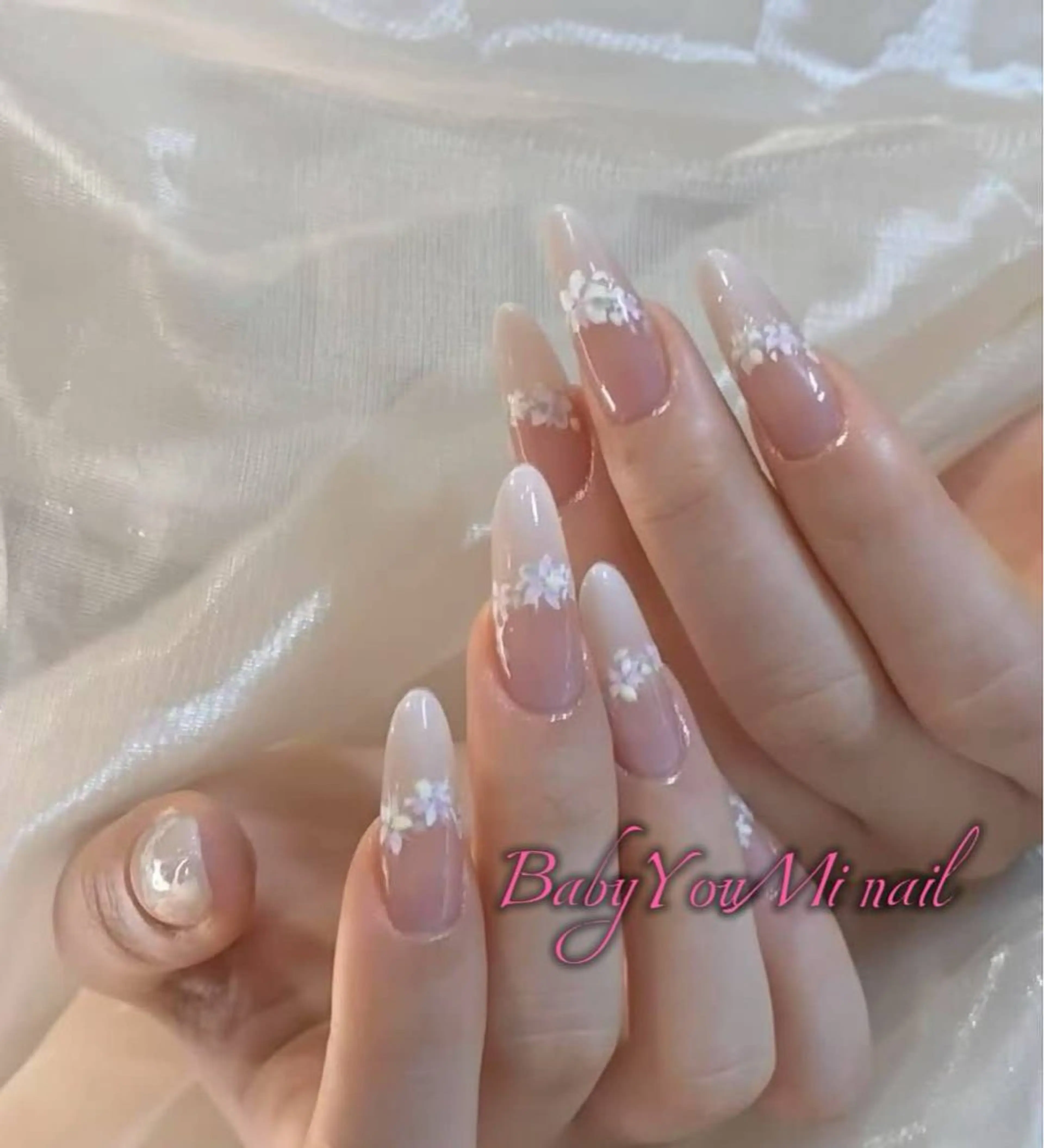 ネイル オーロラネイル フラワーネイル フットネイル フレンチネイル ジェルネイル ハンドネイル BabyYouMi nailのネイルデザイン