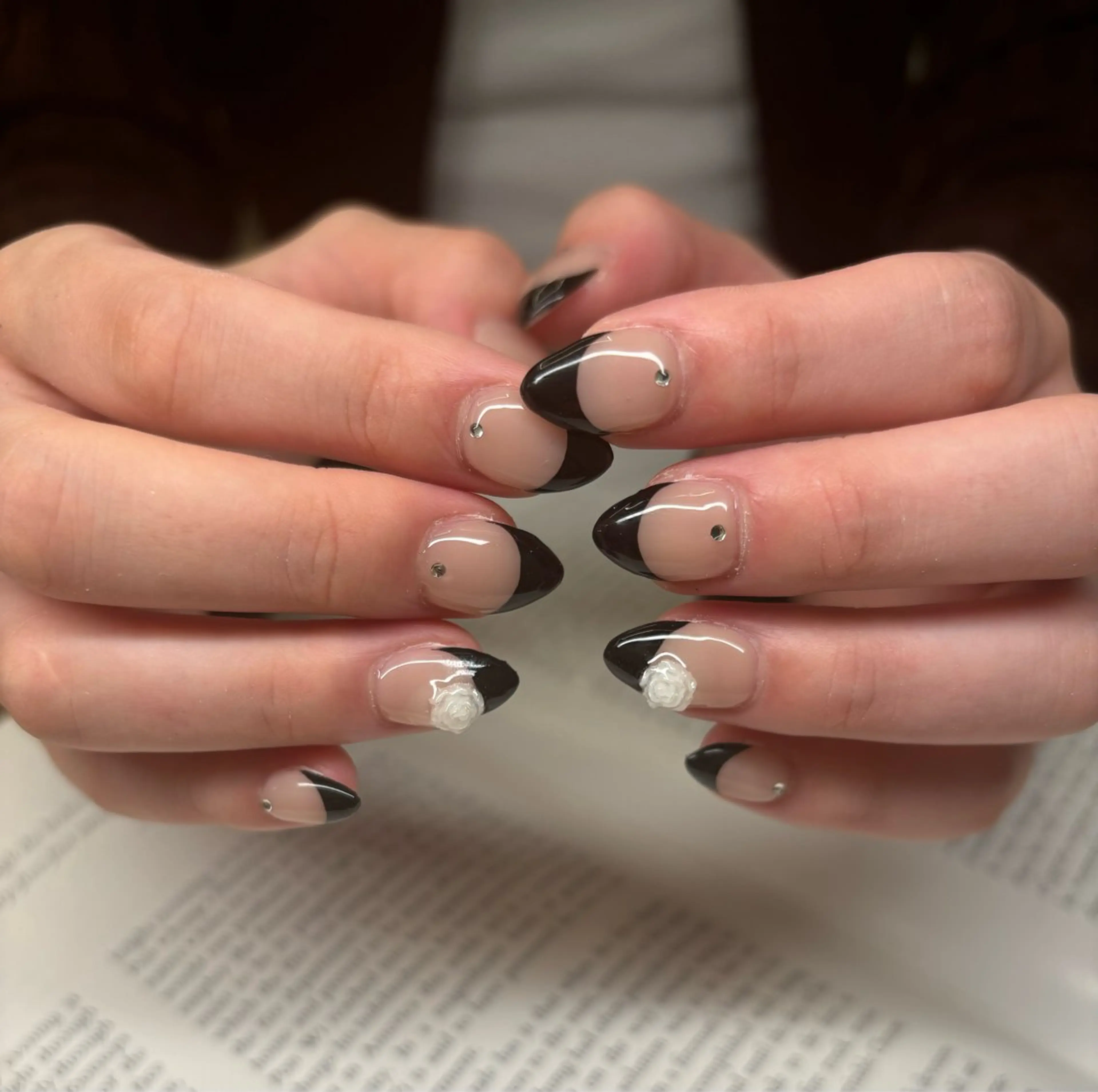 ネイル フレンチネイル ハンドネイル era Sahoのネイルデザイン