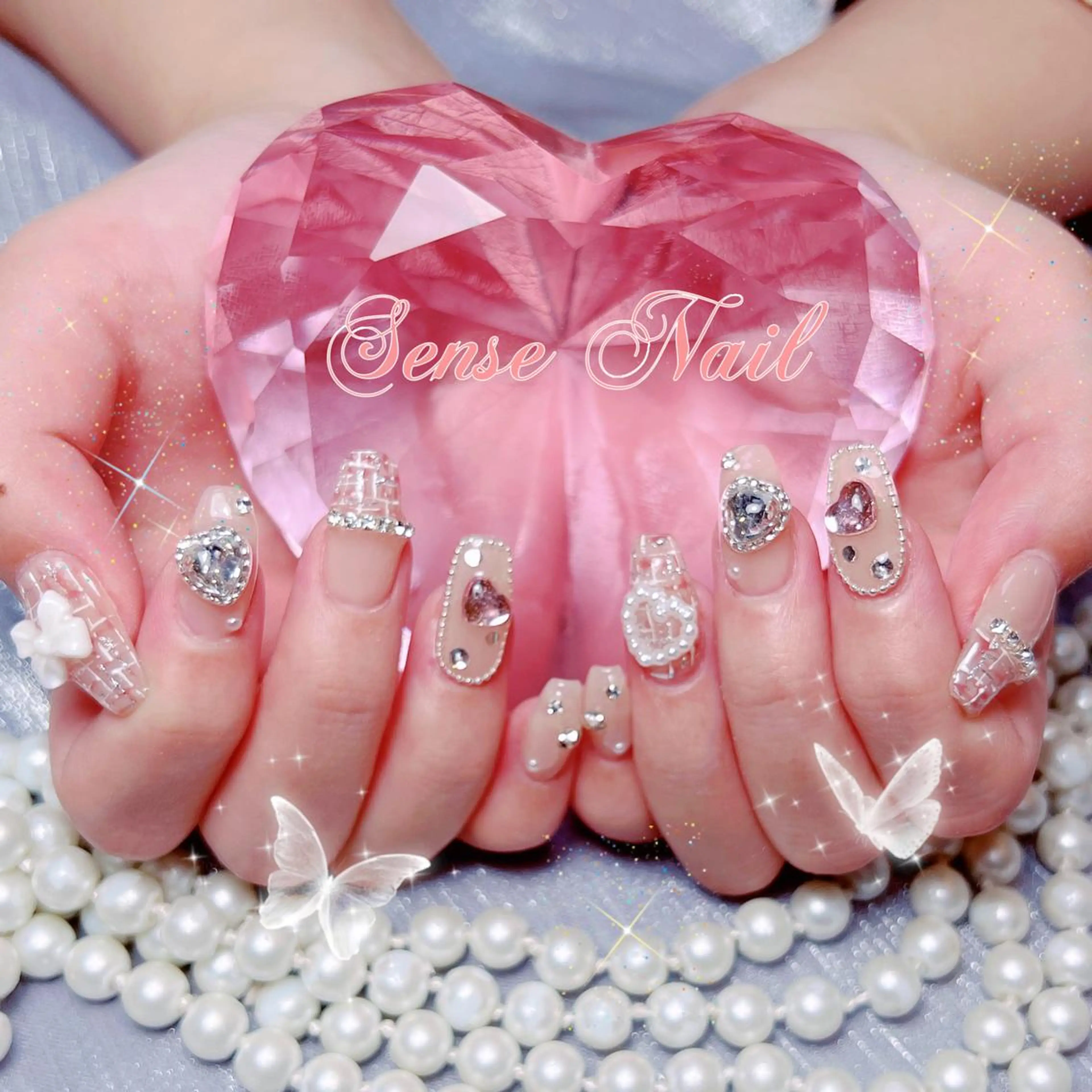 ネイル Queening 🦋のネイルデザイン