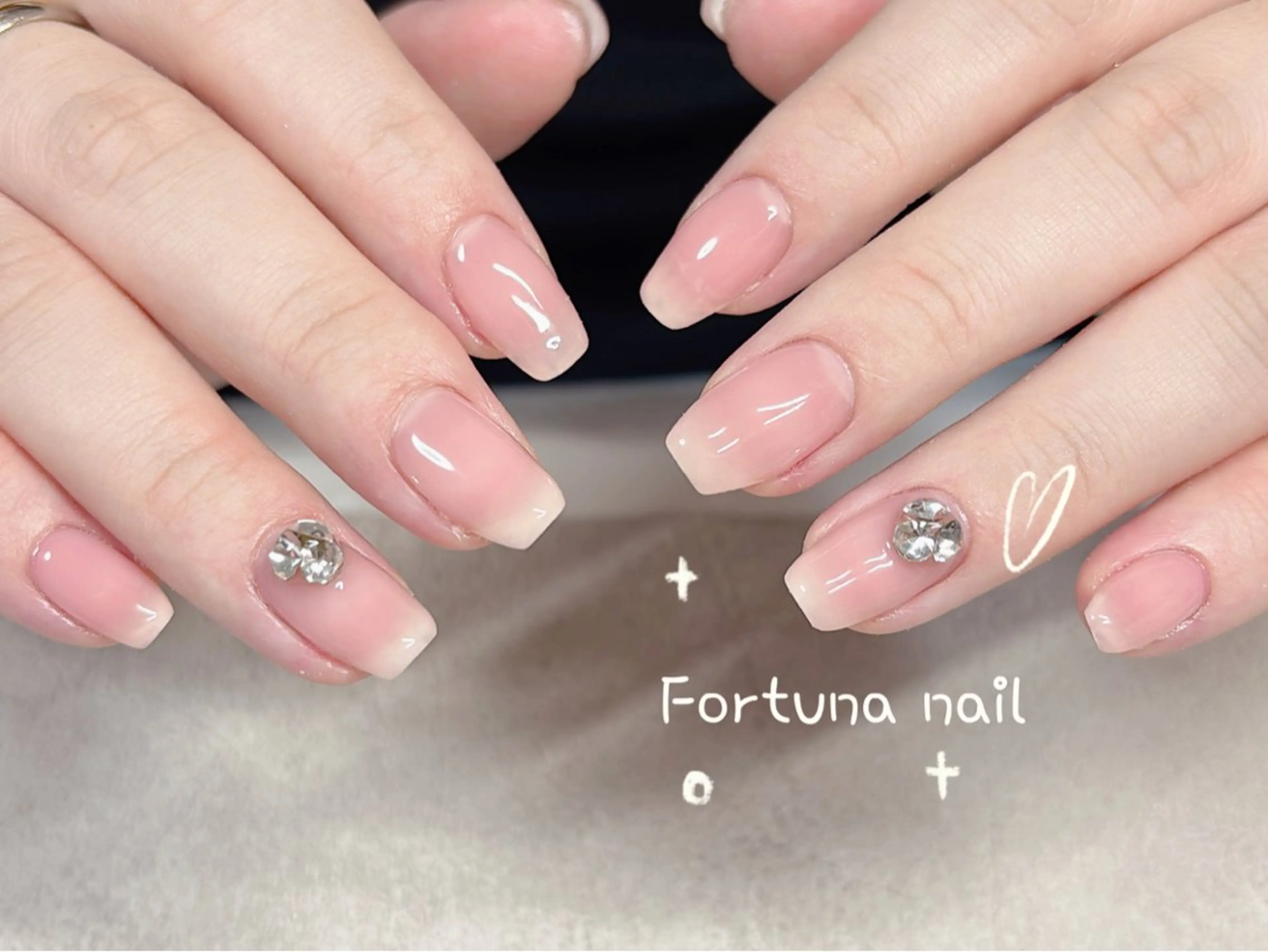 ネイル ハンドネイル Nail •Head スパFortunaのネイルデザイン