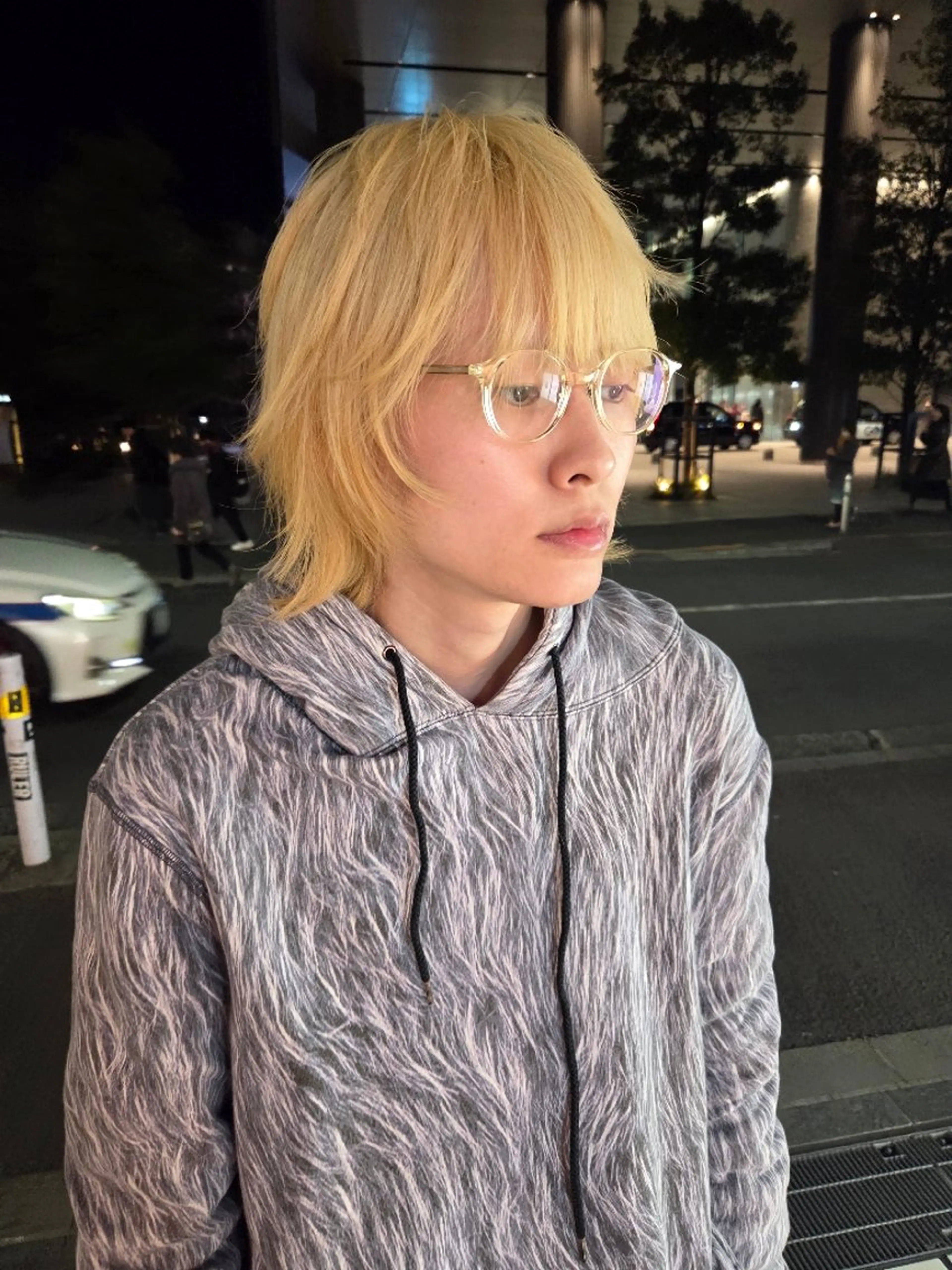 メンズ カラー カット ヘアカラー メンズ ヘアメイク  ハイトーン キャロのヘアスタイル