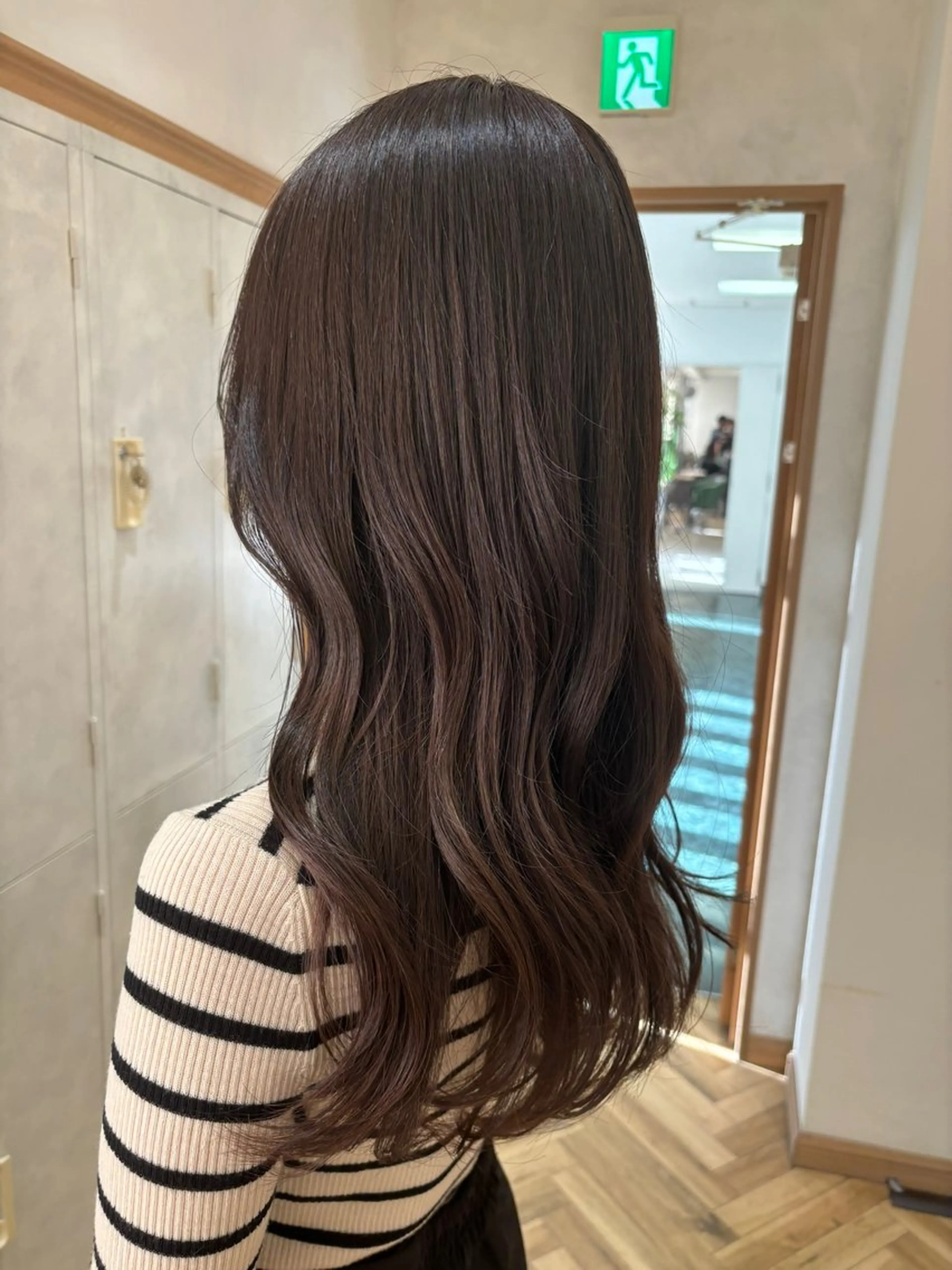 ロング カット ヘアカラー トリートメント 原 朱莉のヘアスタイル