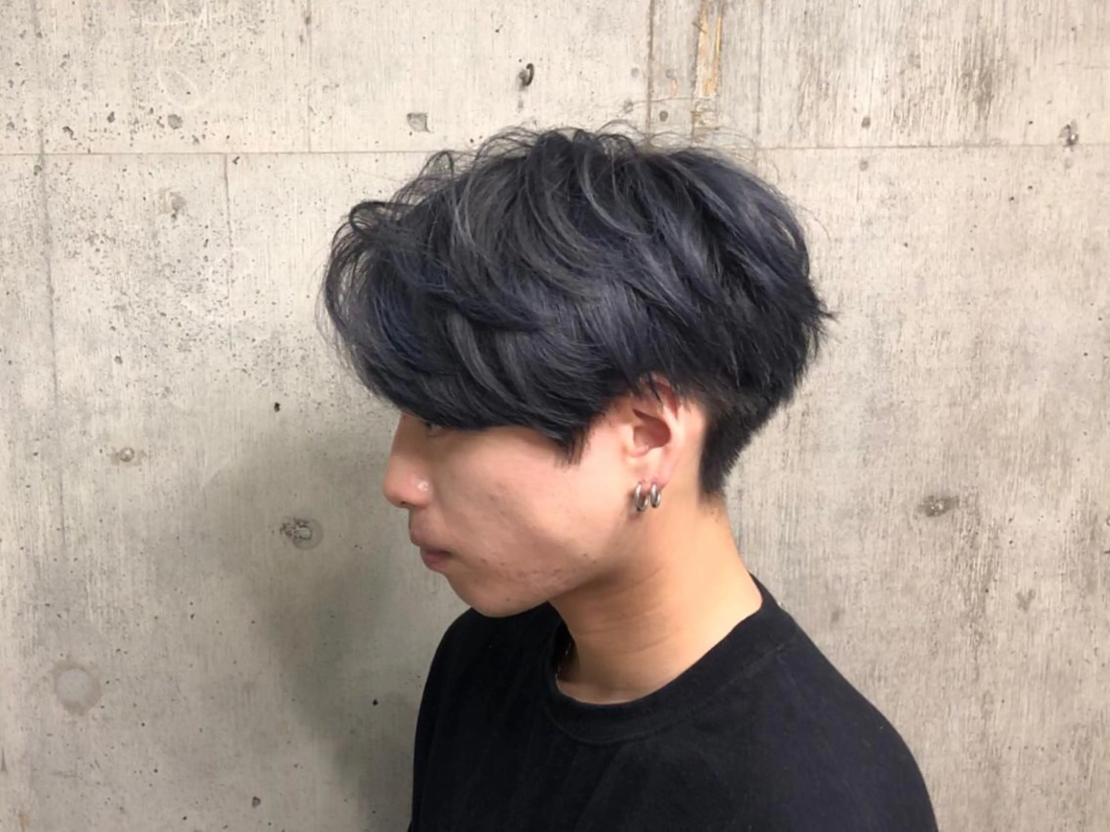 カラー メンズ マッシュ ブルーカラー ブルージュ ヘアカラー STRINGS 下北沢所属・【メンズ特化】 金子諒磨のヘアスタイル