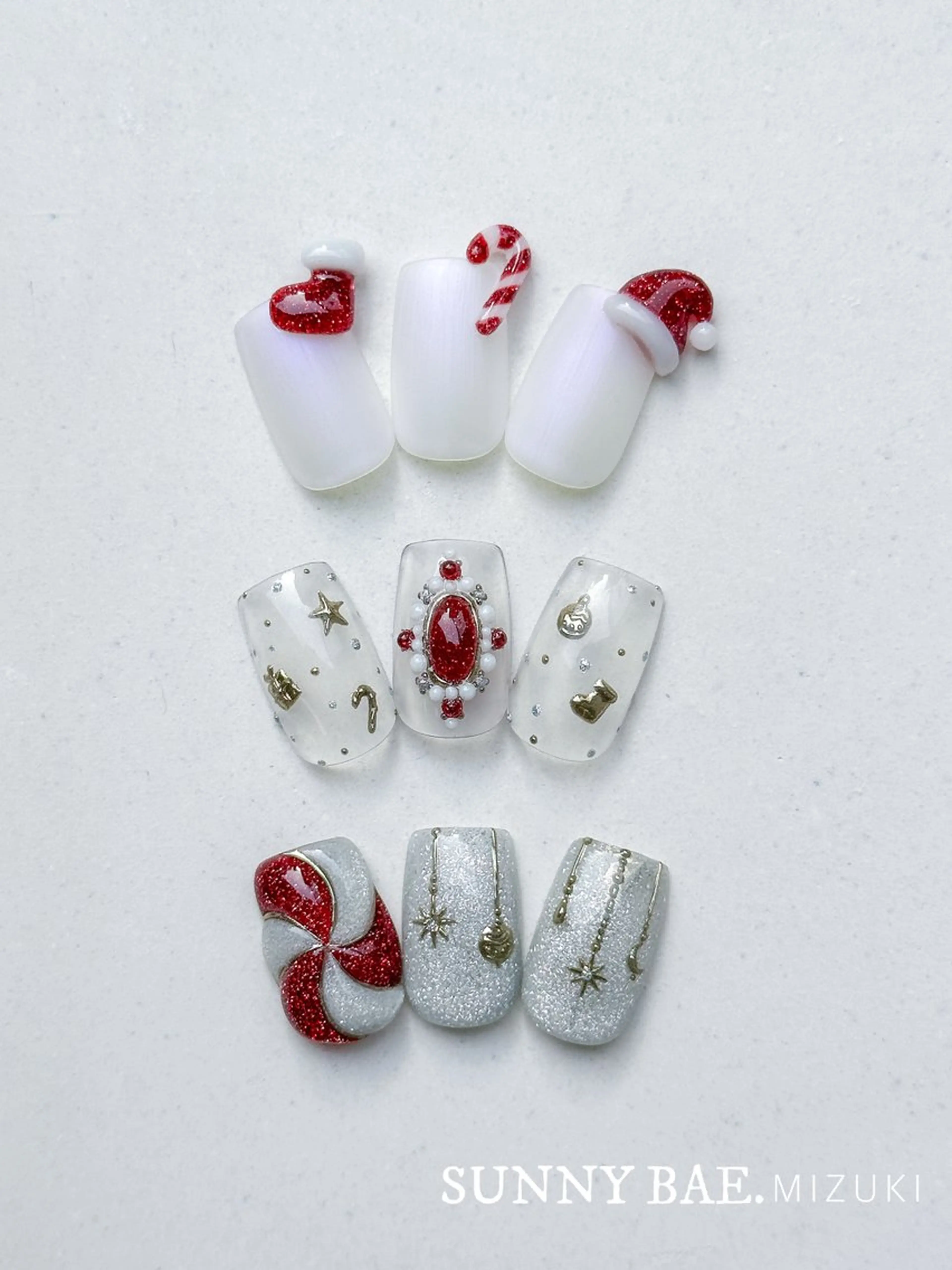 ネイル フラッシュネイル マグネットネイル ぷっくりネイル 冬ネイル クリスマス SUNNY BAE. 🌼MIZUKIのネイルデザイン