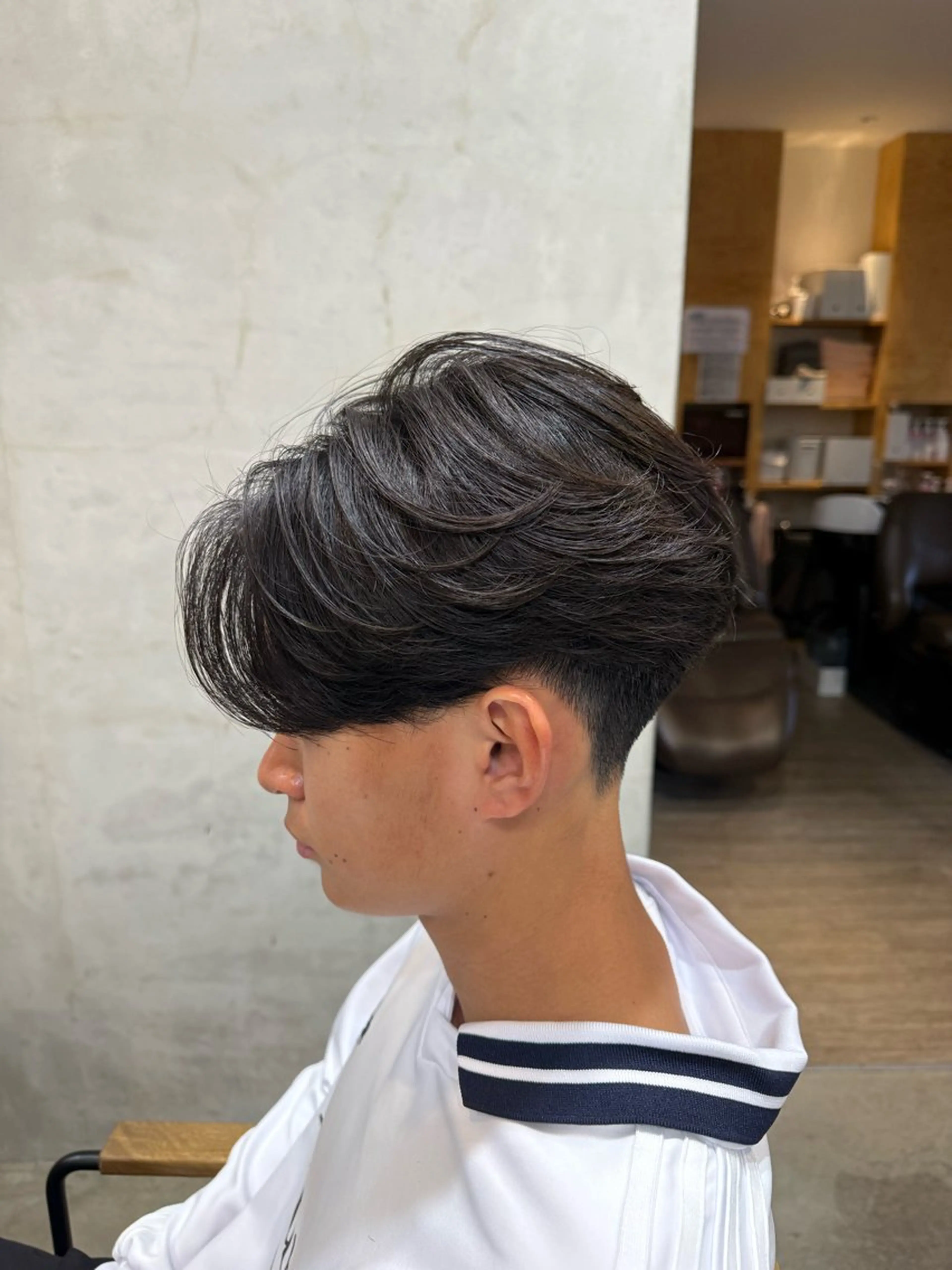 ショート パーマ メンズ センターパート フェザーパーマ メンズパーマ 刈り上げ ニュアンスパーマ men's quru.所属・🔥KOSEI🔥 メンズパーマ特化のヘアスタイル