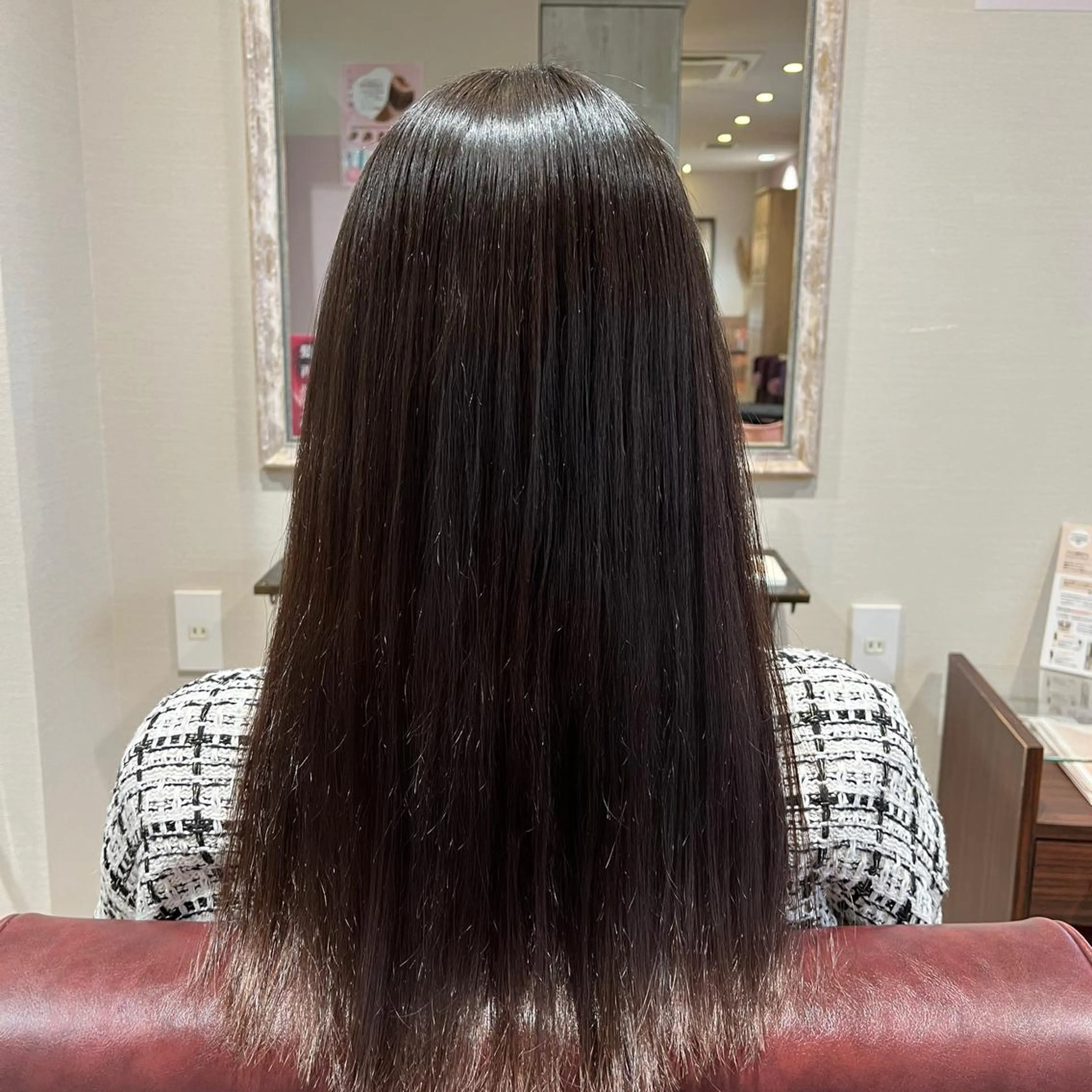 セミロング カット 縮毛矯正 フルールドソレイユ所属・♡ナナコ♡ レイヤー/艶髪のヘアスタイル