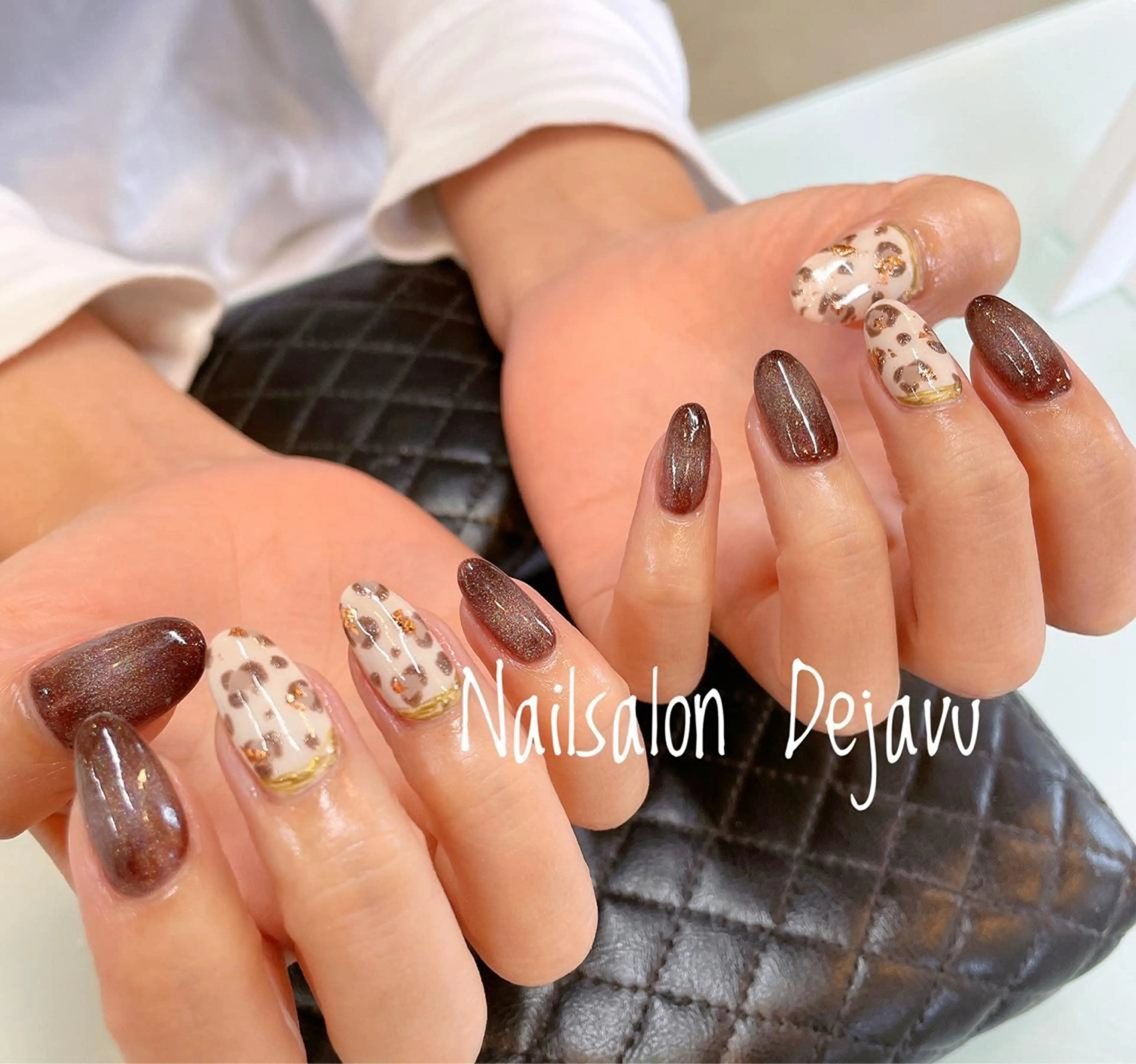 ネイル アニマル柄 アートネイル ブラウン ジェルネイル ゴールド ハンドネイル Nailsalon Dejavu  Yokosuka所属・Nailsalon Dejavuのネイルデザイン