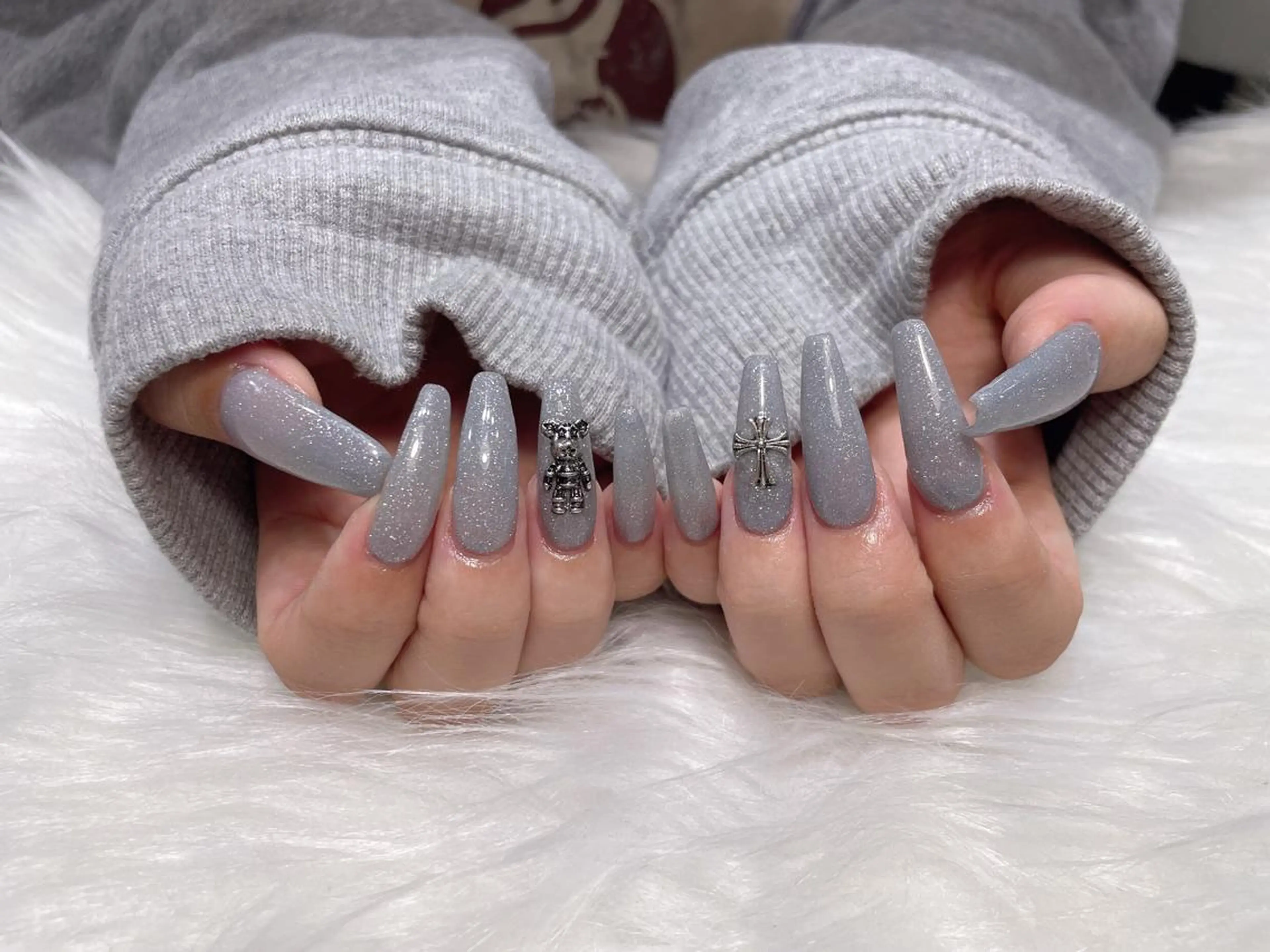 練習モデル🌟スカルプ長さだしマグネットネイルo rワンカラーorラメグラデーションの写真