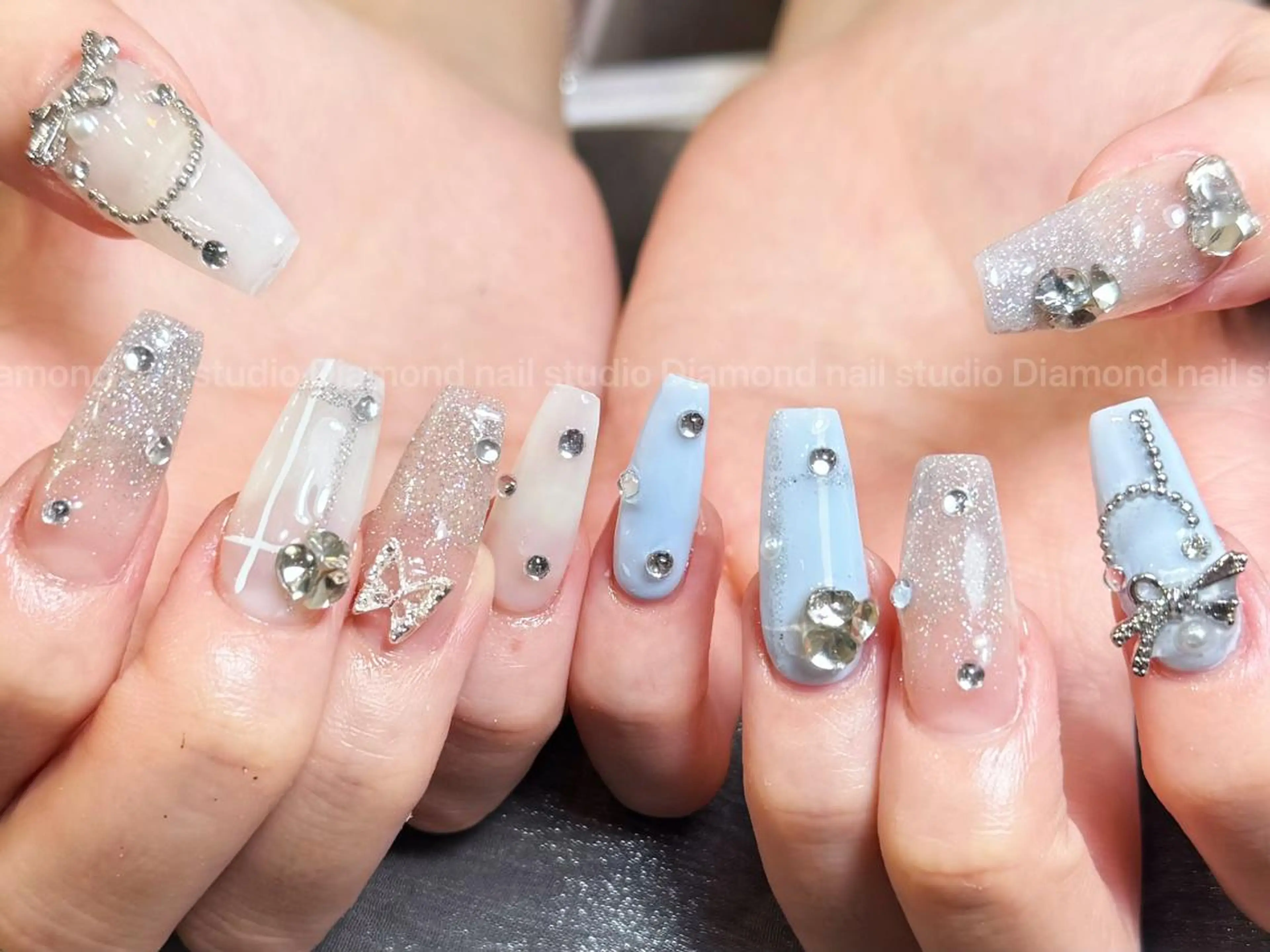 ネイル アートネイル オーロラネイル ガーリー キラキラネイル マグネットネイル ハンドネイル DIAMOND 💅のネイルデザイン