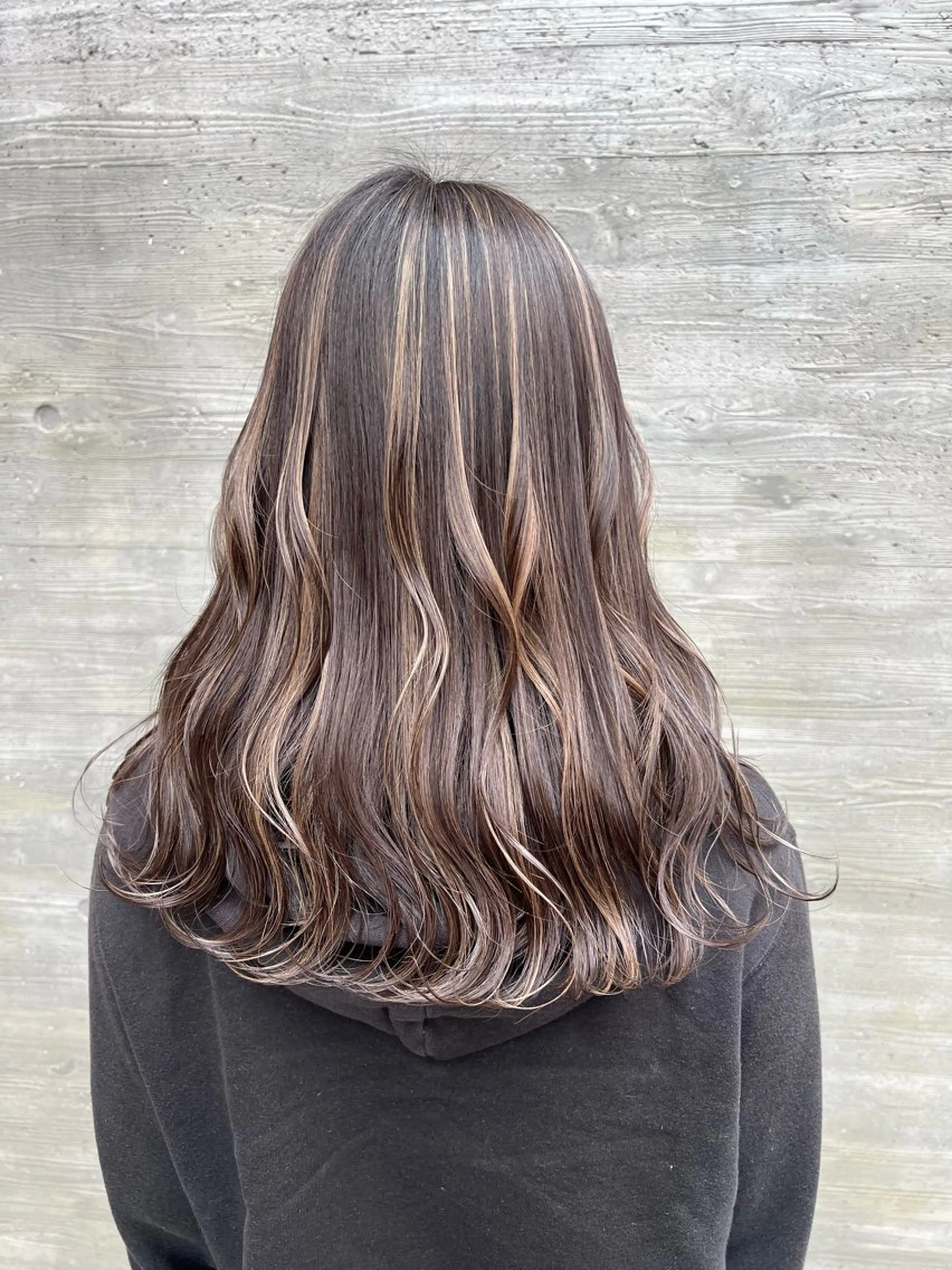 ロング カラー カット ヘアカラー トリートメント mana .のヘアスタイル