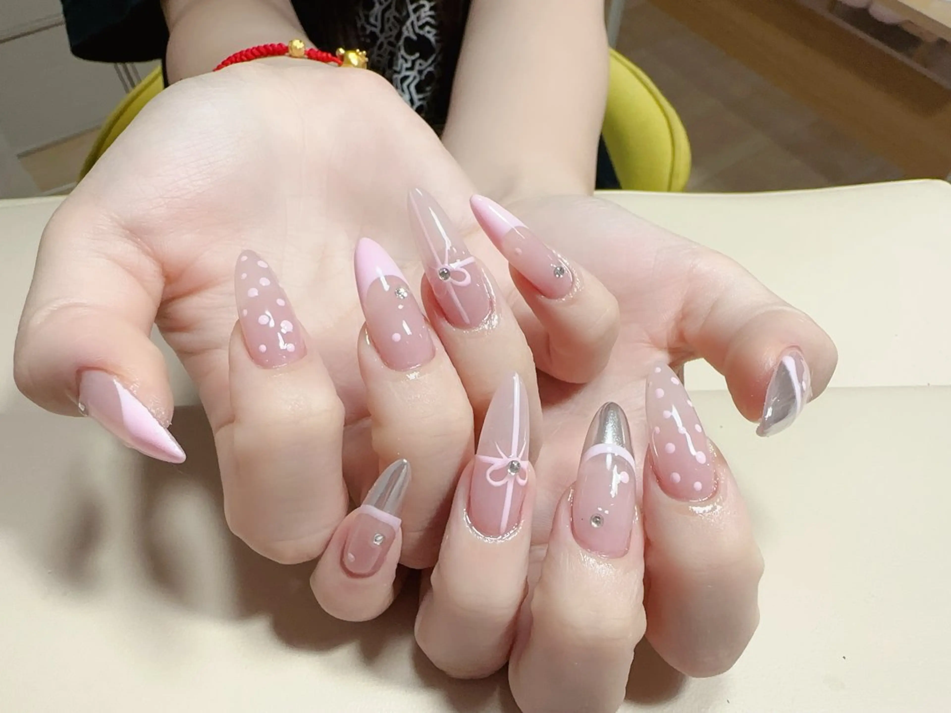 ネイル ハンドネイル NAIL CIRCLESのネイルデザイン