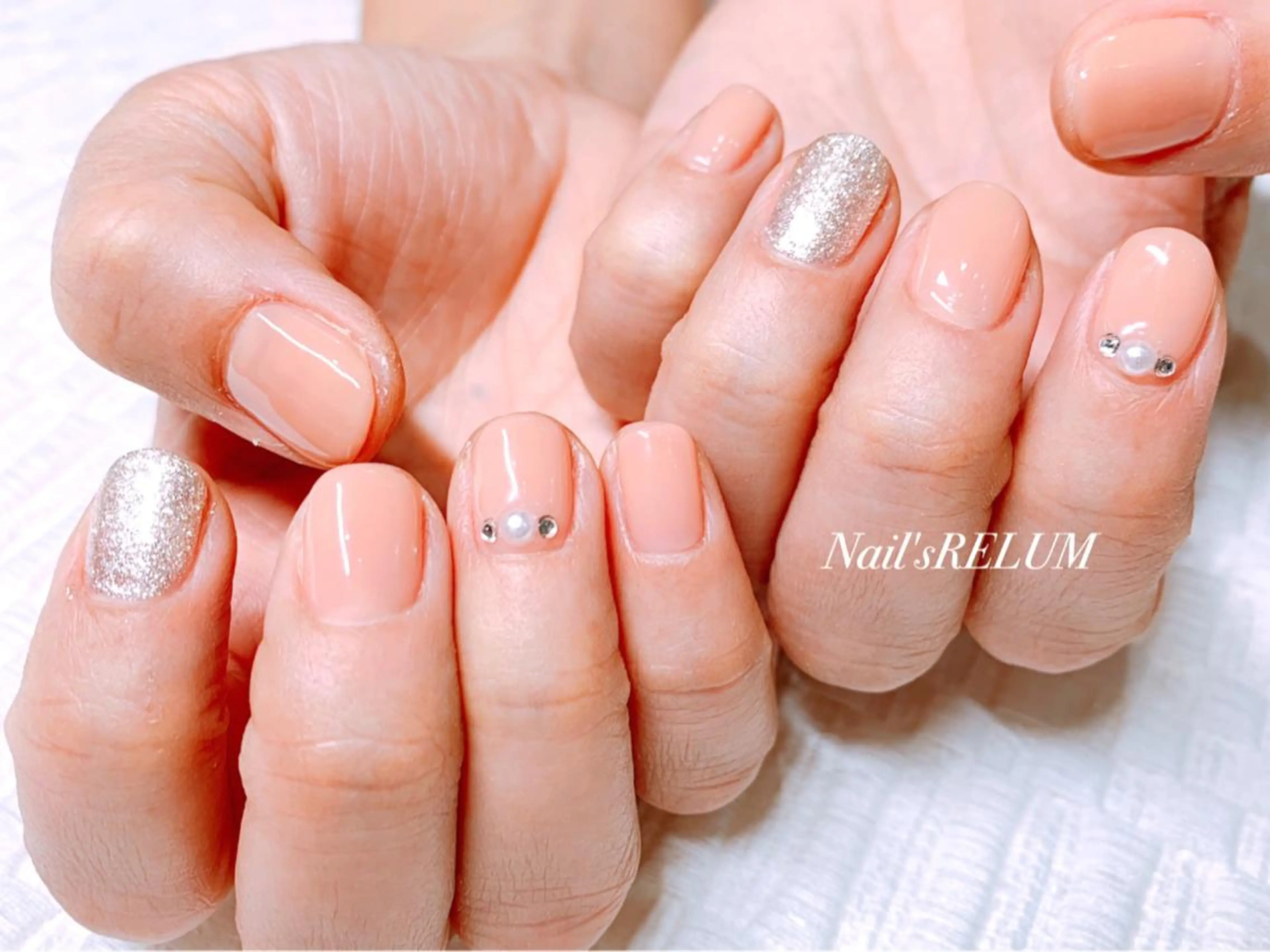 ネイル アートネイル THECOLORS所属・近貞 莉奈のネイルデザイン