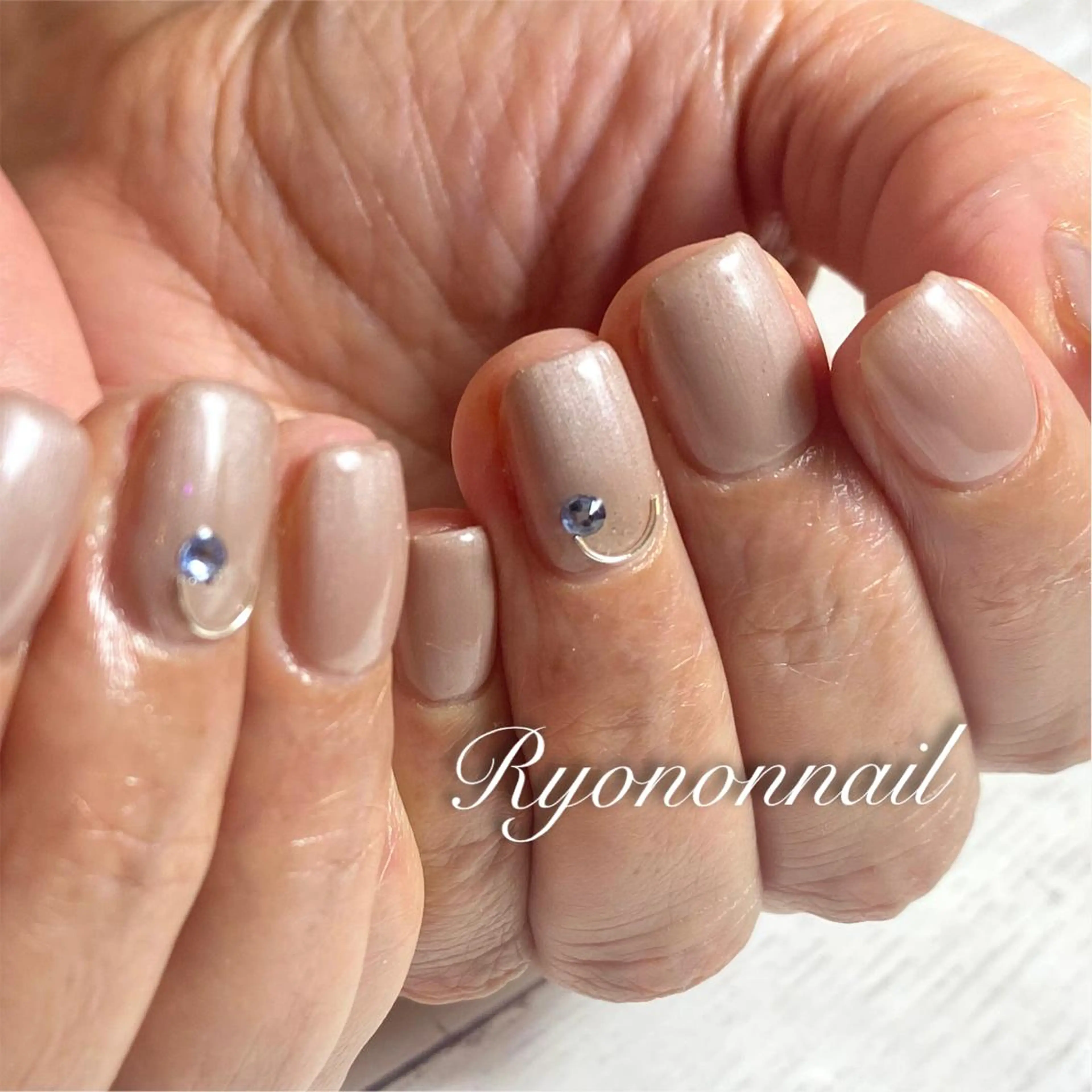 ネイル ストーンネイル Ryononnail(リョノンネイル)所属・Ryononnail 上谷典子のネイルデザイン