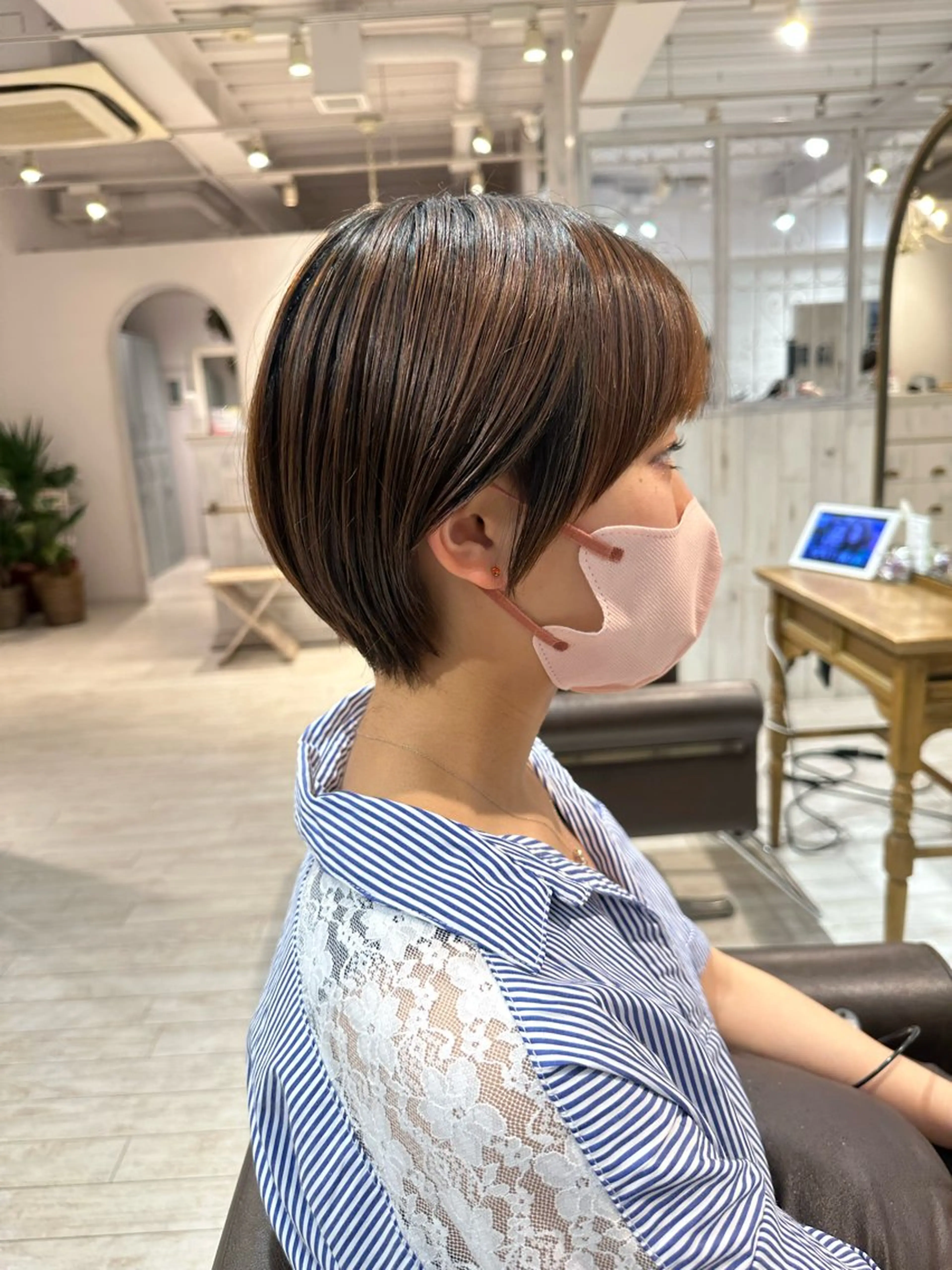 ショート くびれヘア くせ毛 ショートヘア 小顔カット 外ハネヘア カット トリートメント 大人可愛いヘア 大田のヘアスタイル