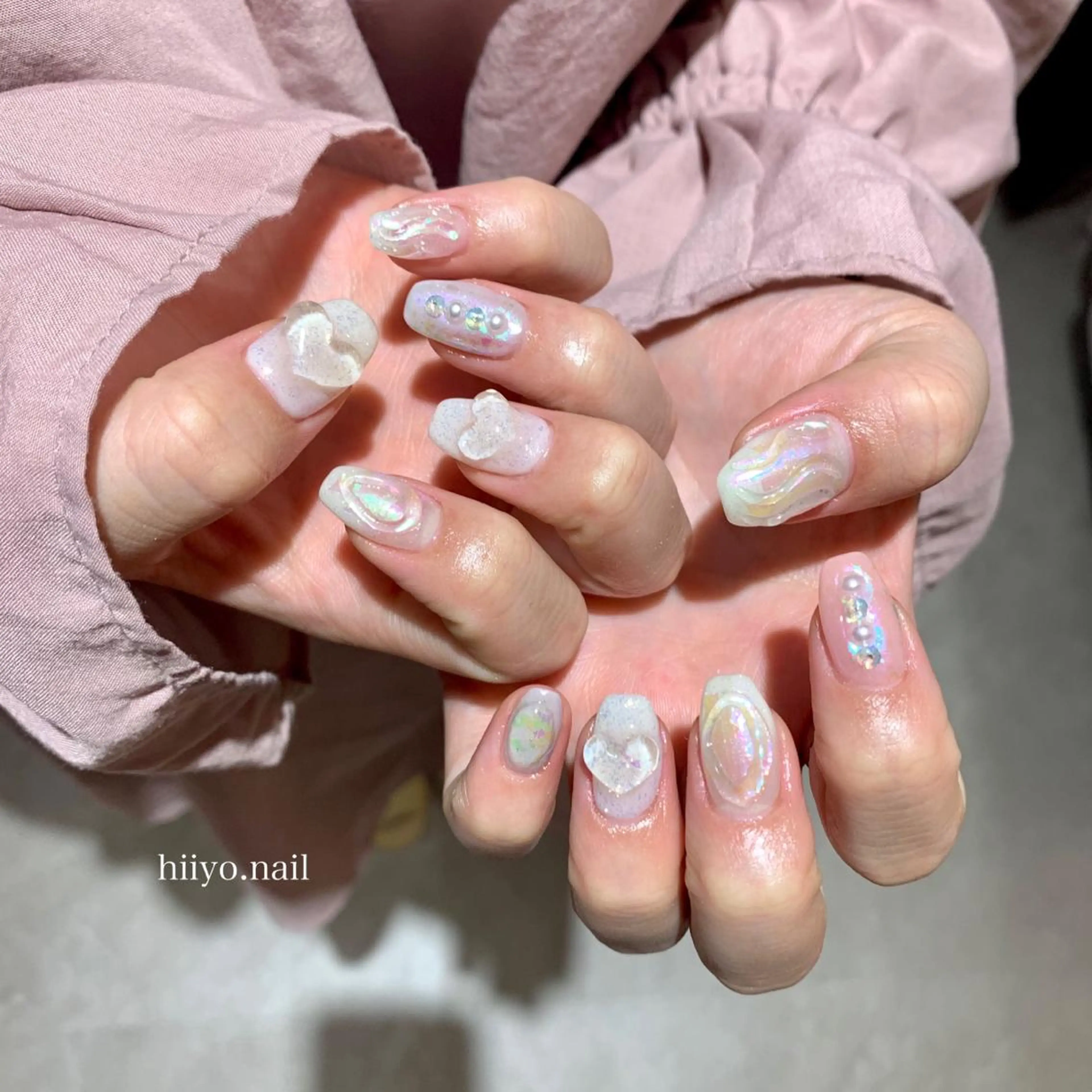 ネイル オーロラネイル クリアネイル ぷっくりネイル ハンドネイル hiyo🫧ネイル /渋谷💍🎀のネイルデザイン