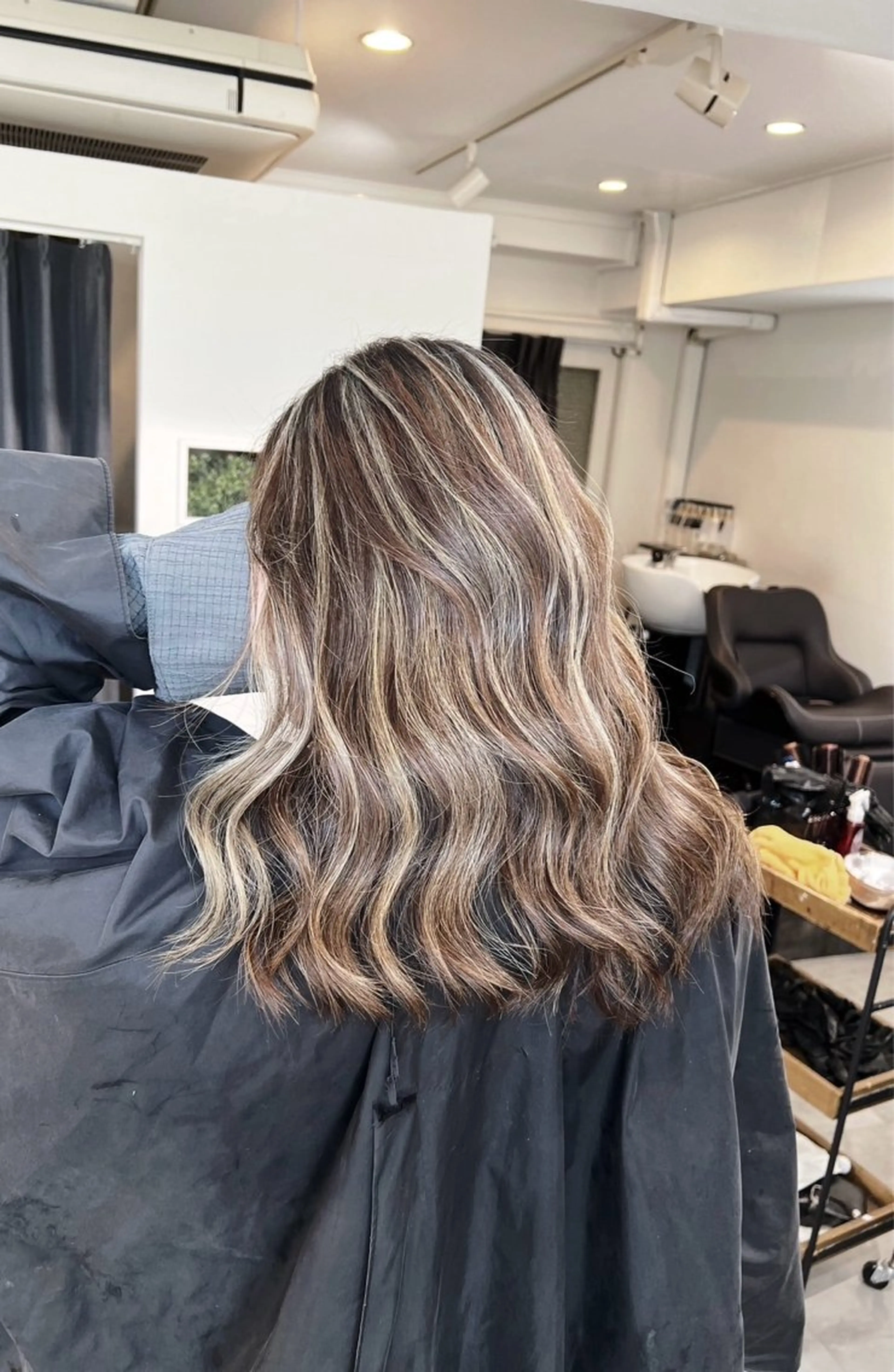 セミロング カラー グレージュ ハイライトカラー ハイライト ヘアカラー トリートメント ROBIN所属・指名数No.1 /NAOYAのヘアスタイル