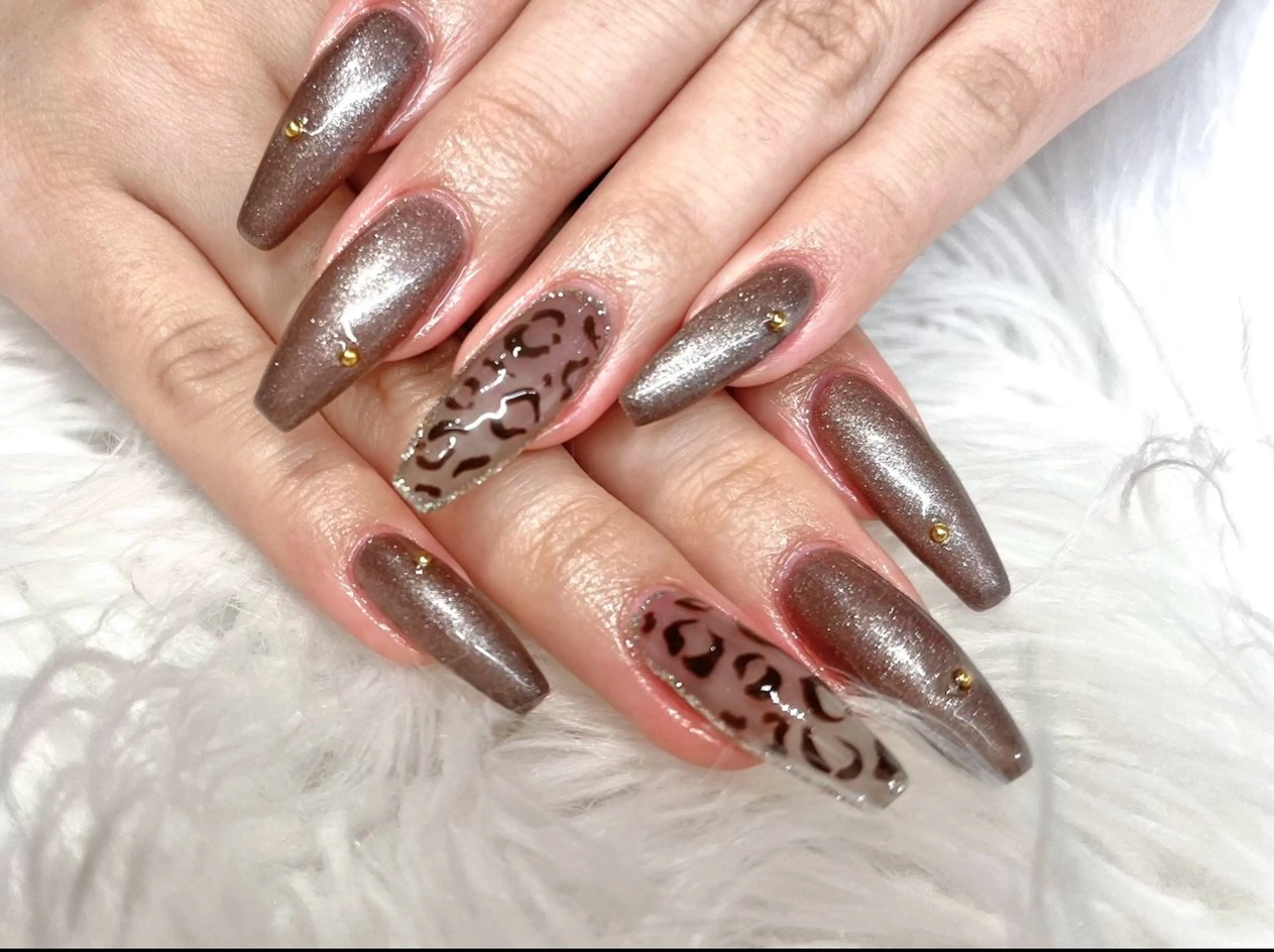 ネイル アートネイル べっ甲ネイル チークネイル 長さ出し フラッシュネイル ハンドネイル ハンドケア For you. Nail Salonのネイルデザイン