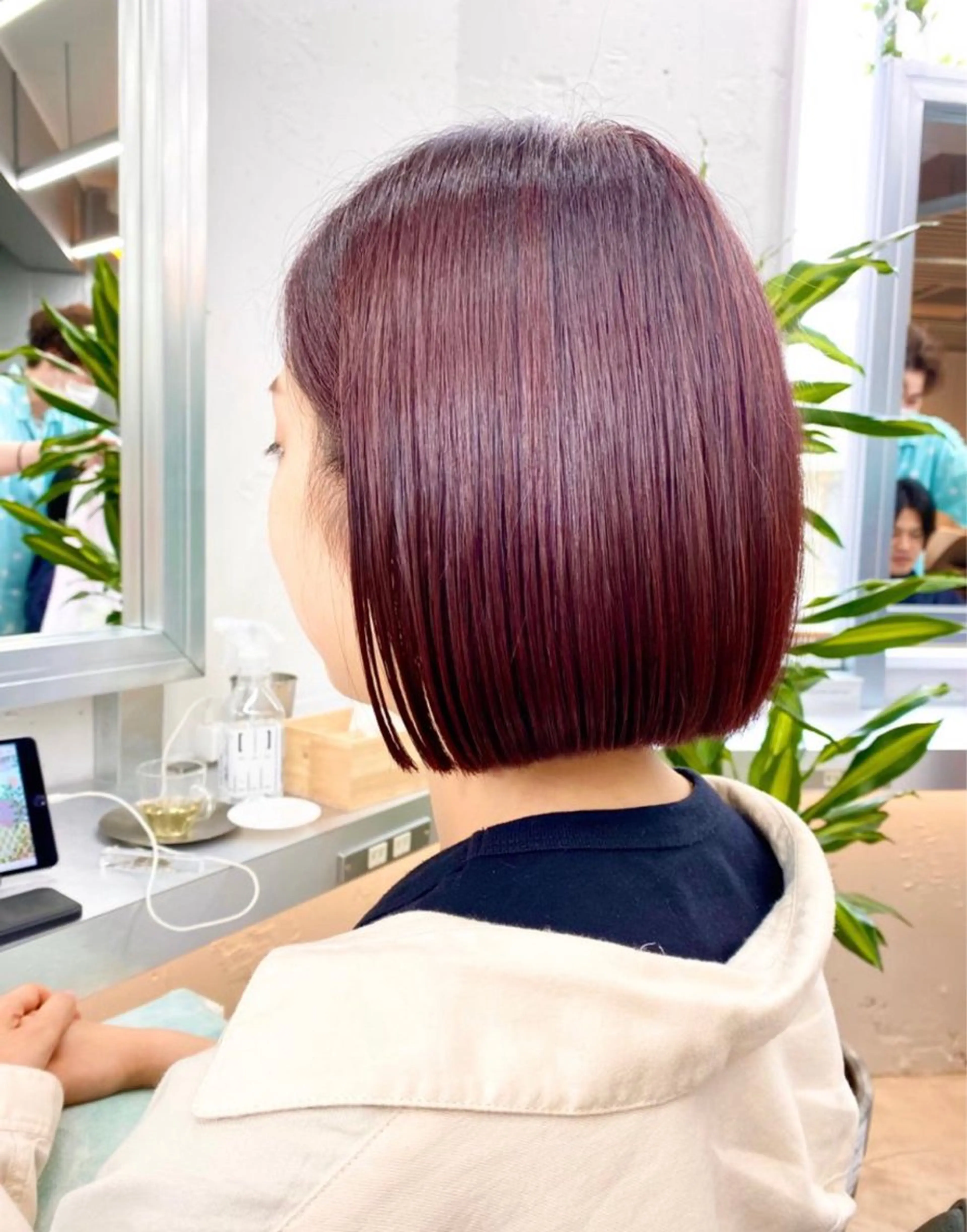 ミディアム カラー パーマ 切りっぱなしボブ ブリーチ レッドカラー ボブ 伸ばしかけ カット ヘアカラー 縮毛矯正 普通の美容室じゃない ‼️/若林のヘアスタイル