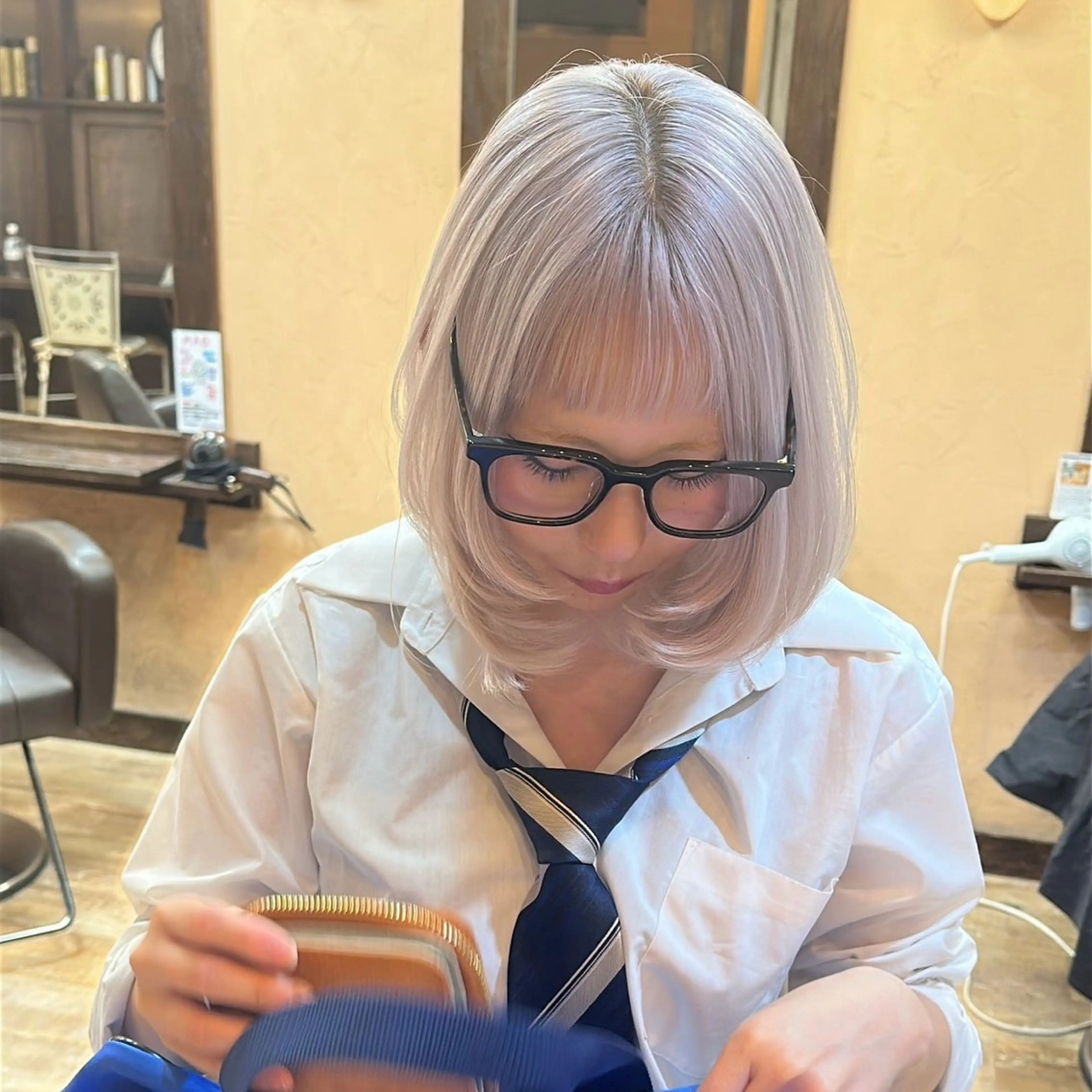 ミディアム カラー ヘアカラー ブリーチ🩵レイヤー Maho🐻‍❄️のヘアスタイル