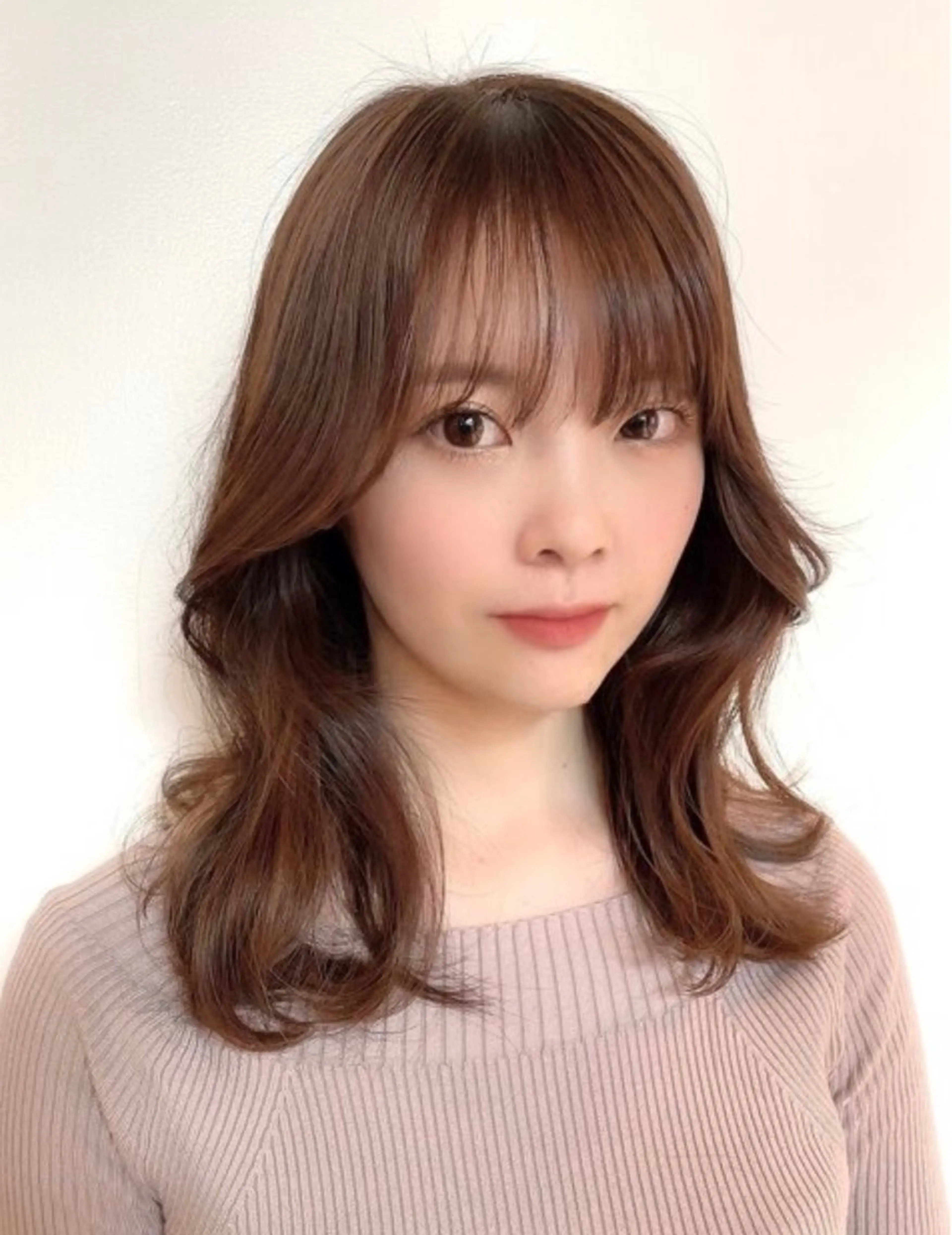 ミディアム 韓国風ヘア カット 仲西 愛鈴のヘアスタイル