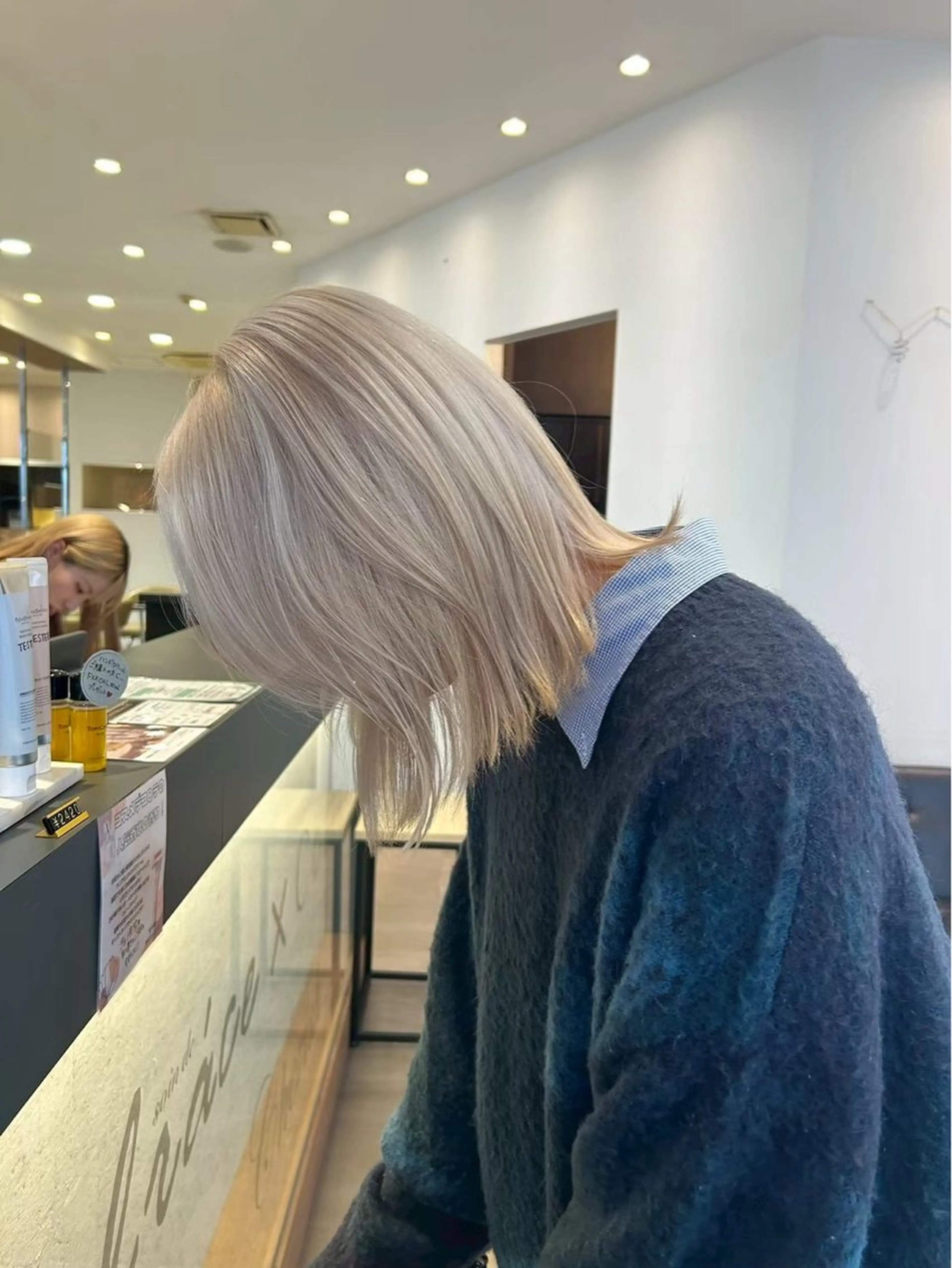 セミロング わだ まゆのヘアスタイル