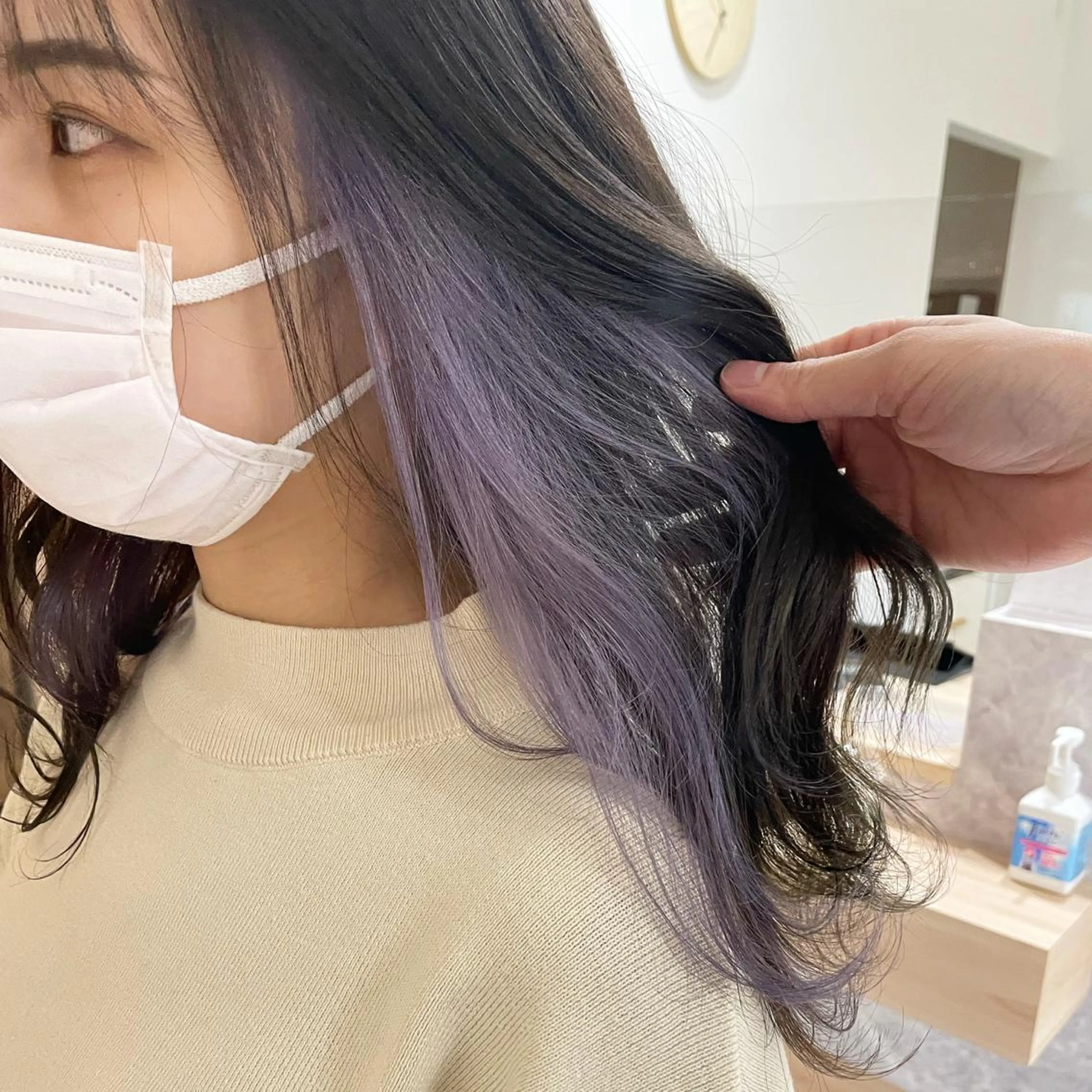 ミディアム カラー インナーカラー パープルカラー ヘアカラー 守屋 颯太のヘアスタイル