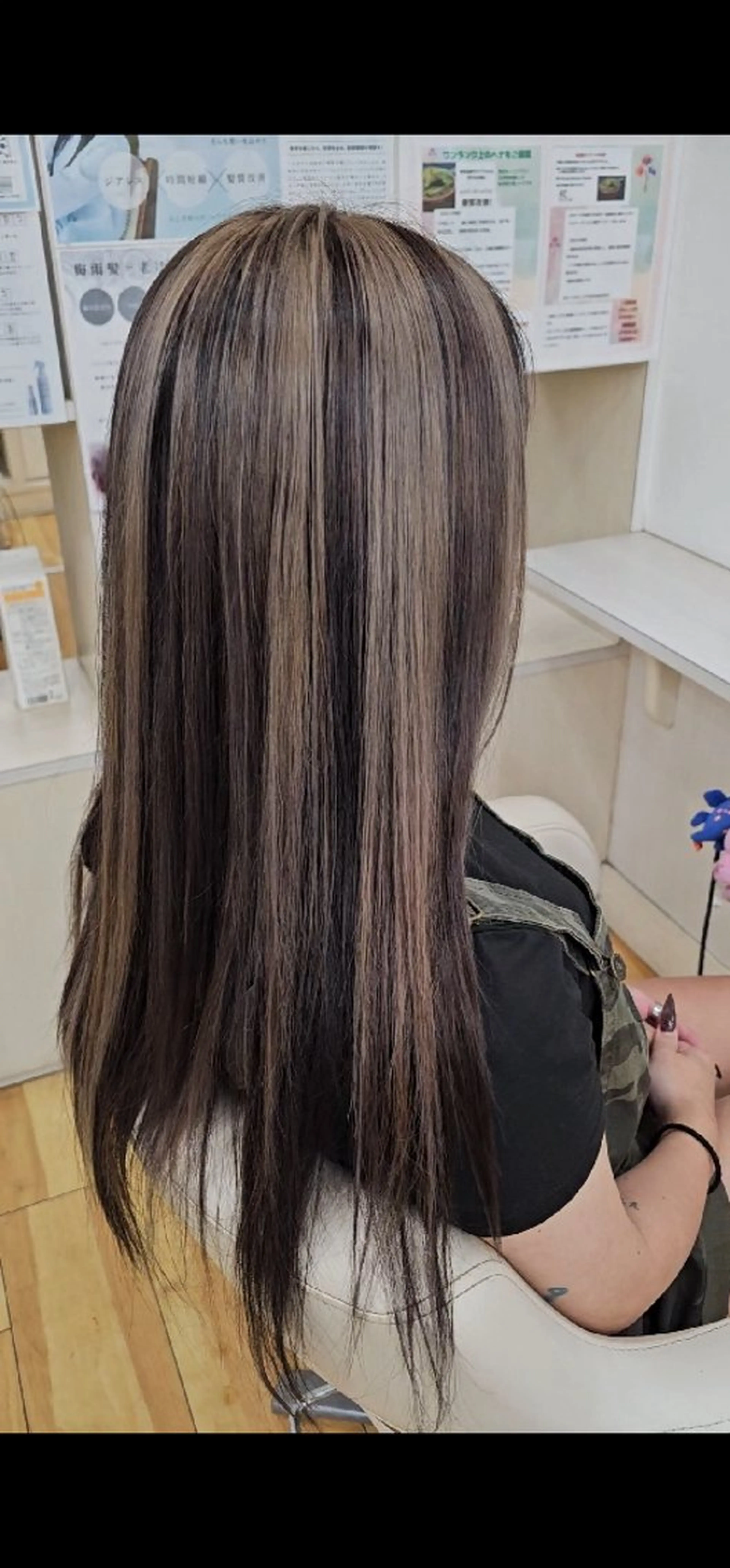 ロング ハイライト ムラヤマ ユウキのヘアスタイル