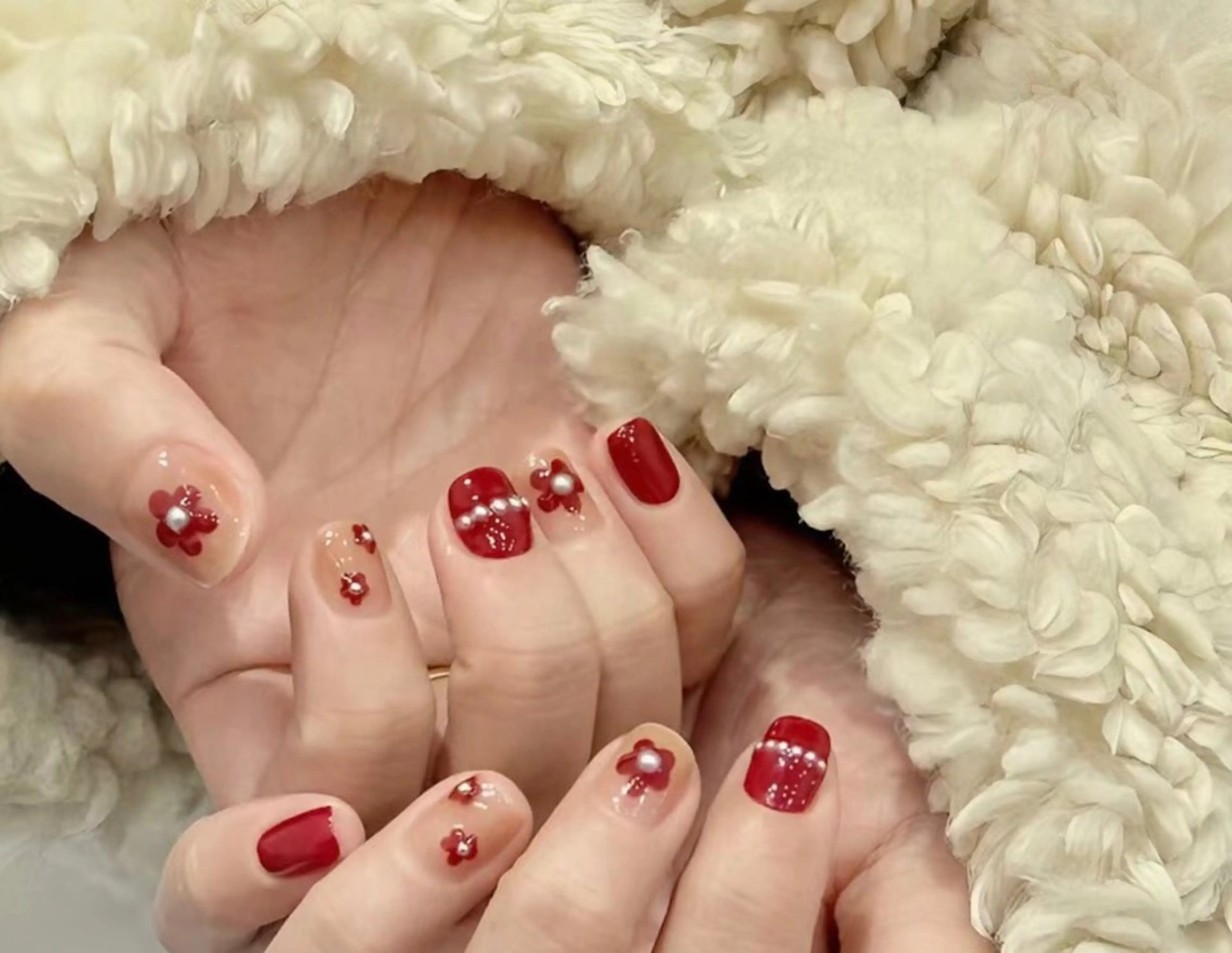 ネイル 赤色 シンプルネイル 冬ネイル クリスマス ハンドネイル enju0422所属・谷口 雪のネイルデザイン