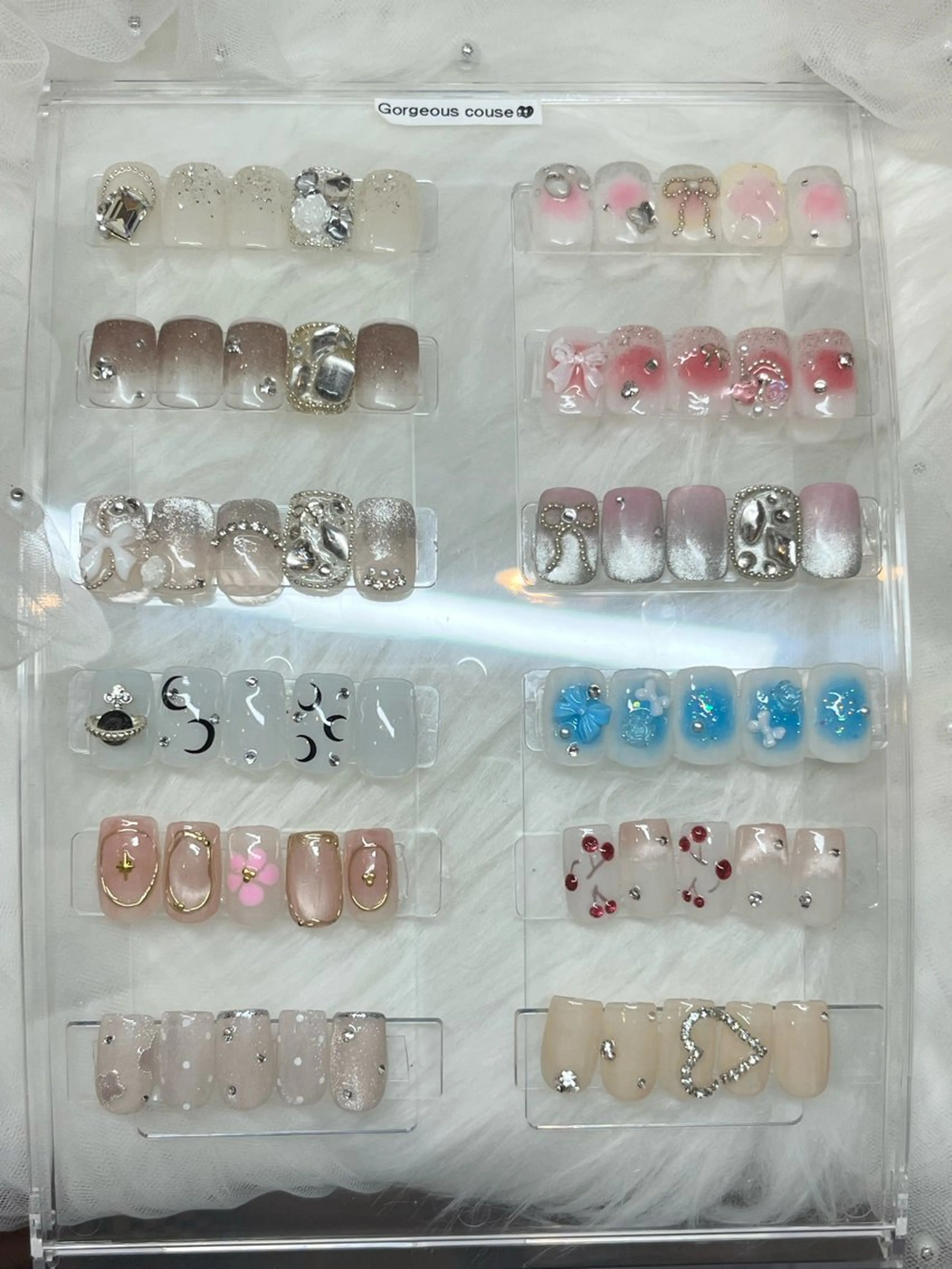 ネイル ハンドネイル EmaNail MOMOのネイルデザイン