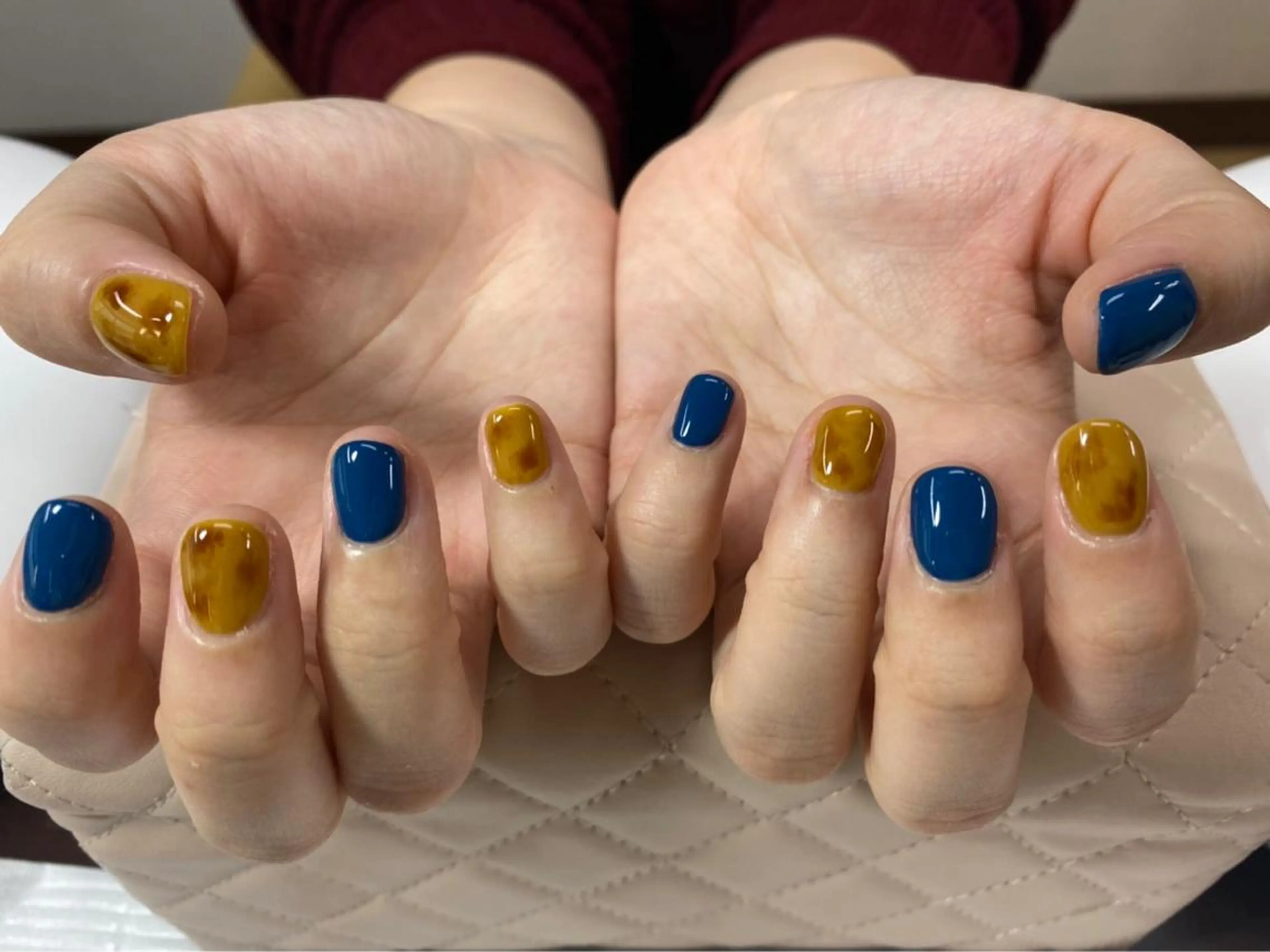 ネイル べっ甲ネイル ネイビー ハンドネイル FASTNAIL PLUS 新宿店のネイルデザイン