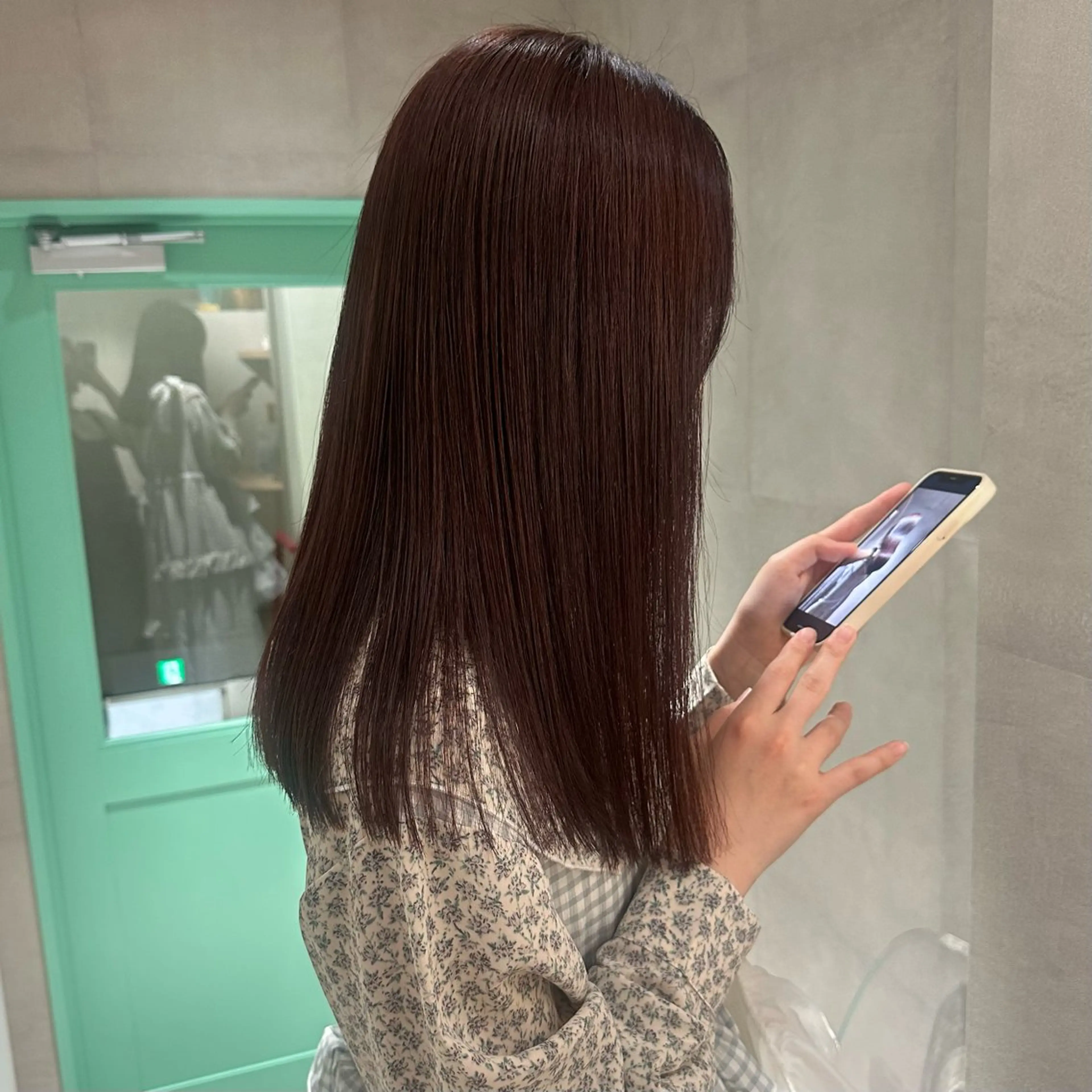 ロング カラー カット ヘアカラー トリートメント 髪質改善 イオリのヘアスタイル