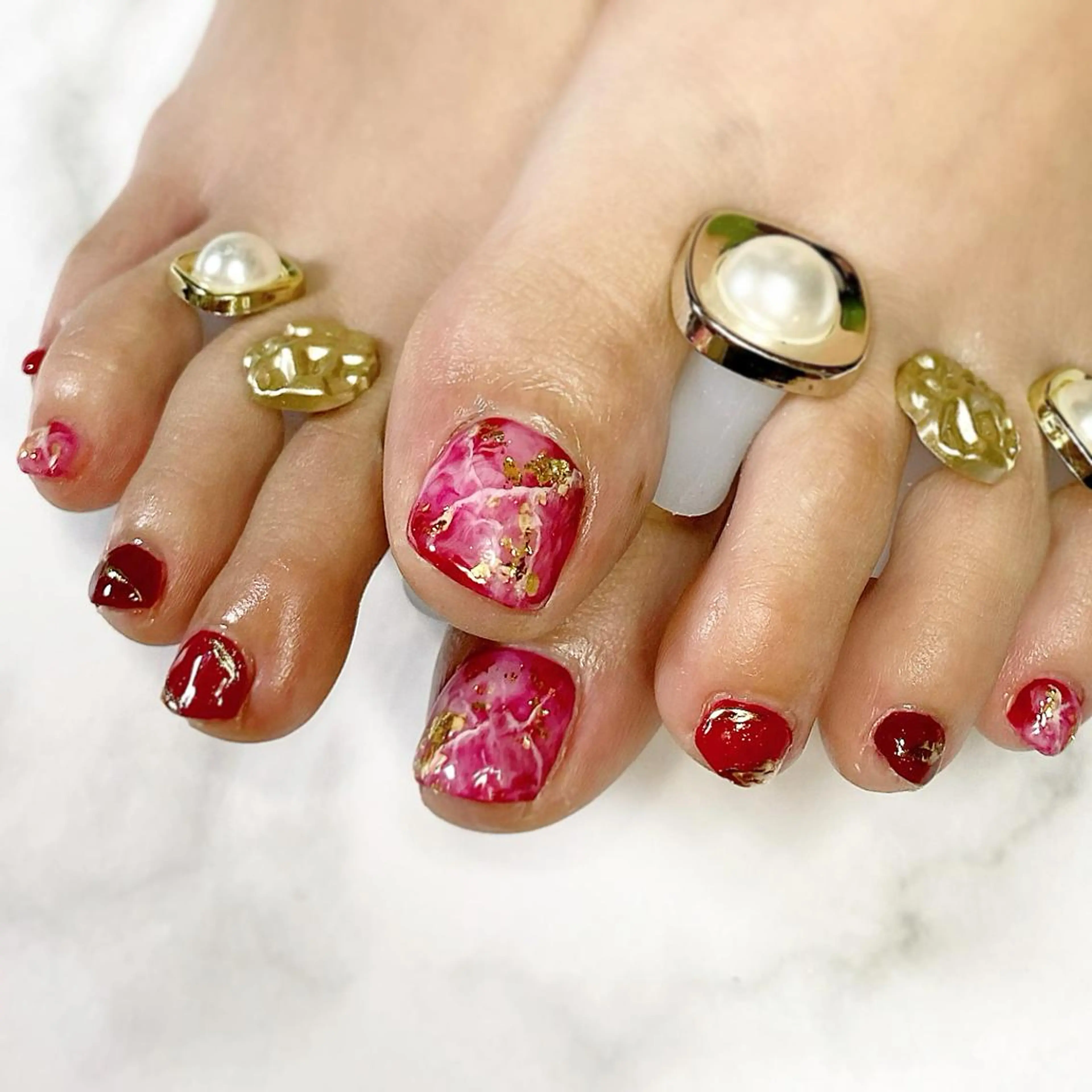 ネイル ボルドー ニュアンスネイル 赤色 フットネイル Nail ameria megu所属・ameria meguのネイルデザイン